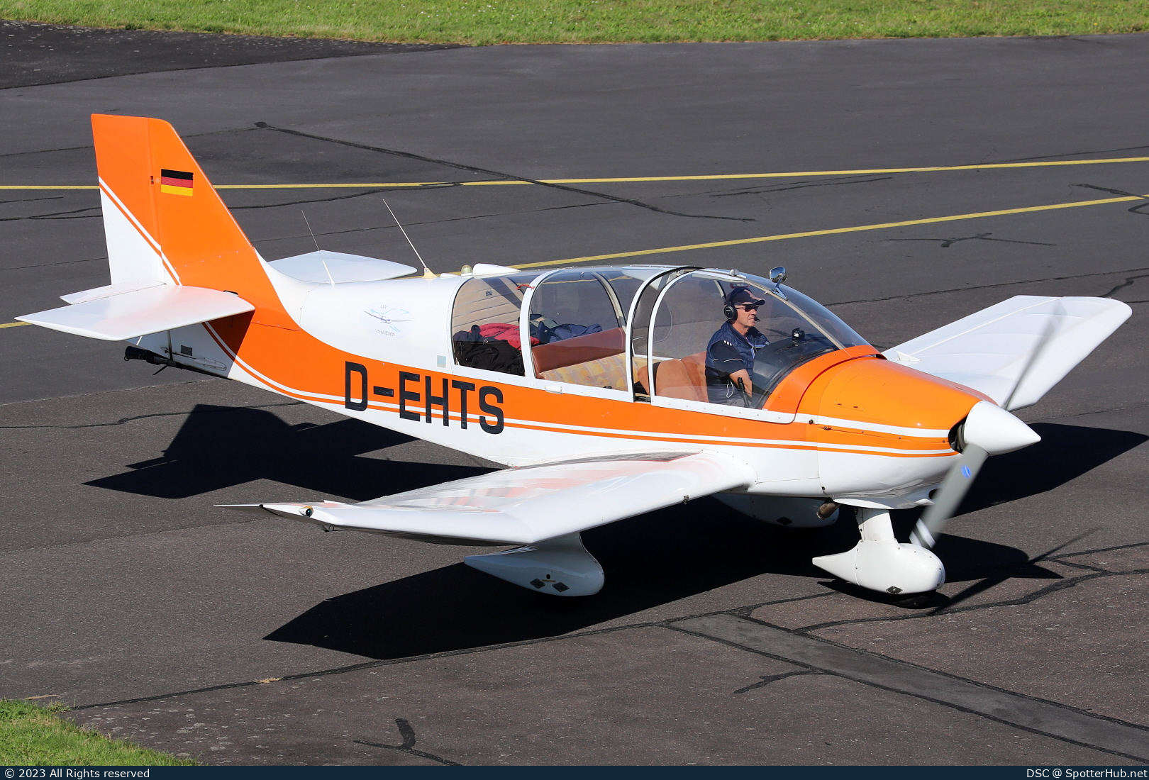 Photo of D-EHTS - Robin DR400/180R Remorqueur operated by Luftsportvereinigung Ithwiesen
