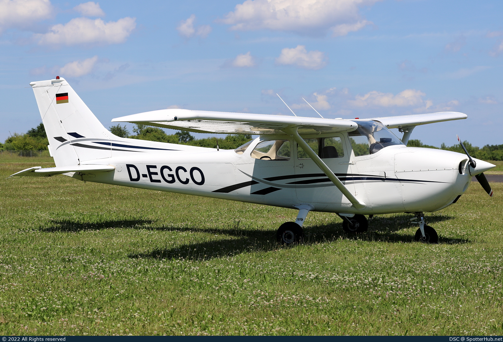 Photo of D-EGCO - Reims-Cessna F172M Skyhawk operated by Luftsportclub Borkenberge