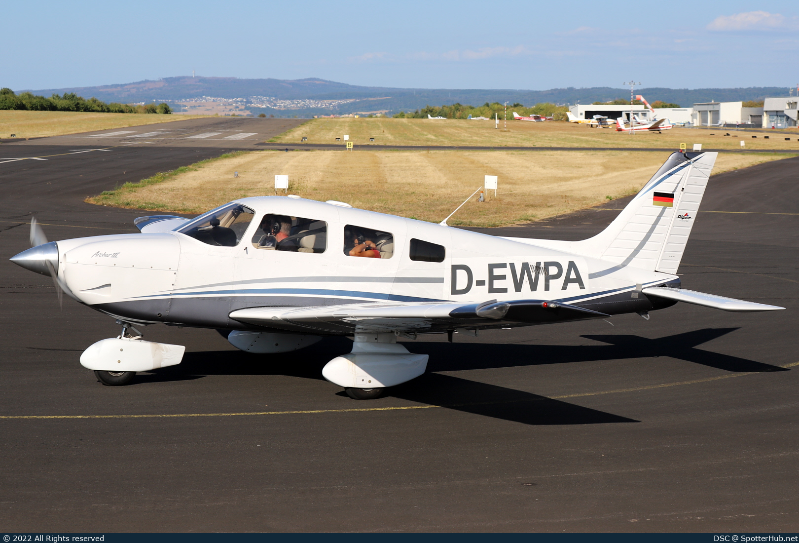 Photo of D-EWPA - Piper PA-28-181 Archer III operated by Luftsportverein Worms