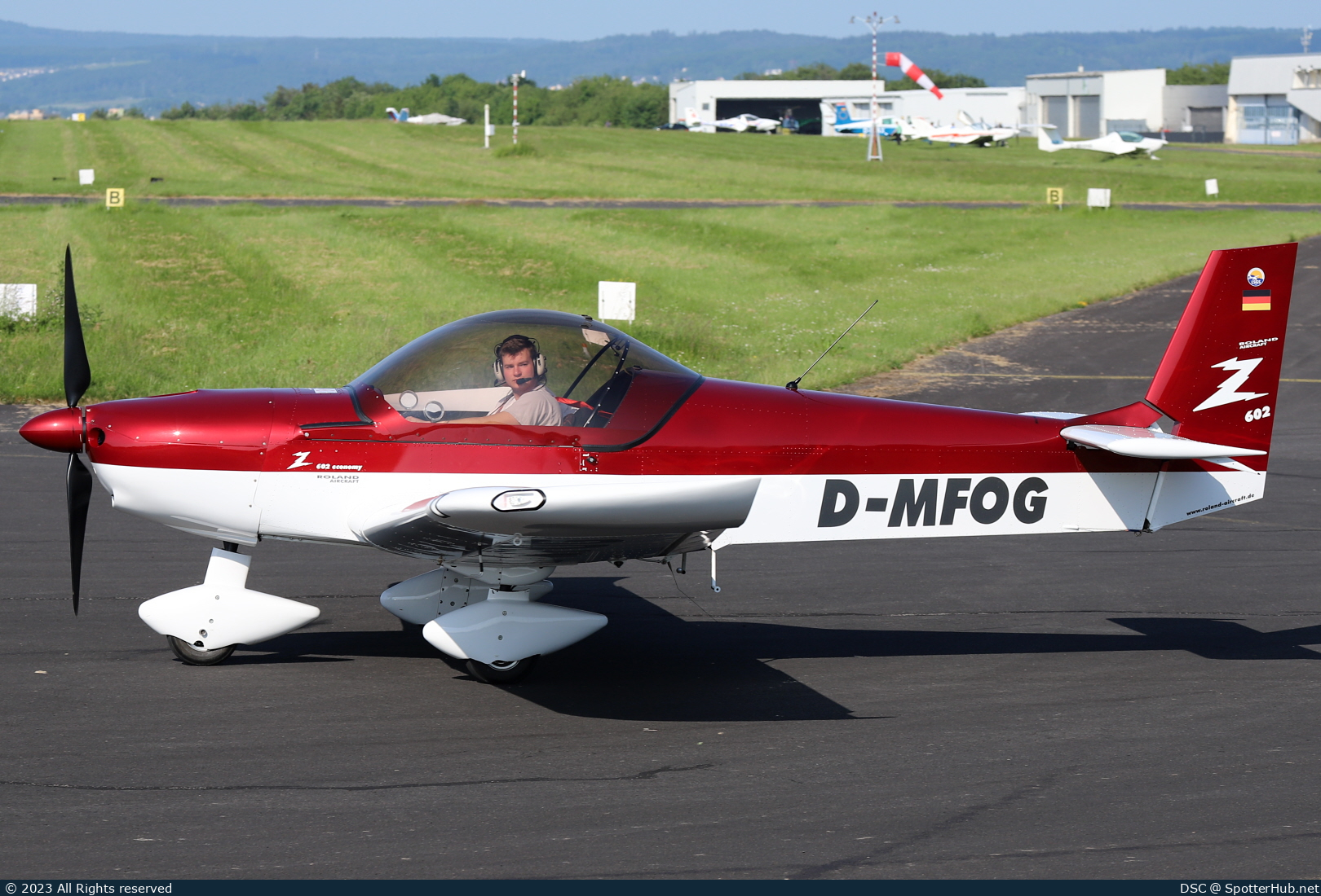 Photo of D-MFOG - Roland Z-602 operated by Luftsportgemeinschaft Siebengebirge