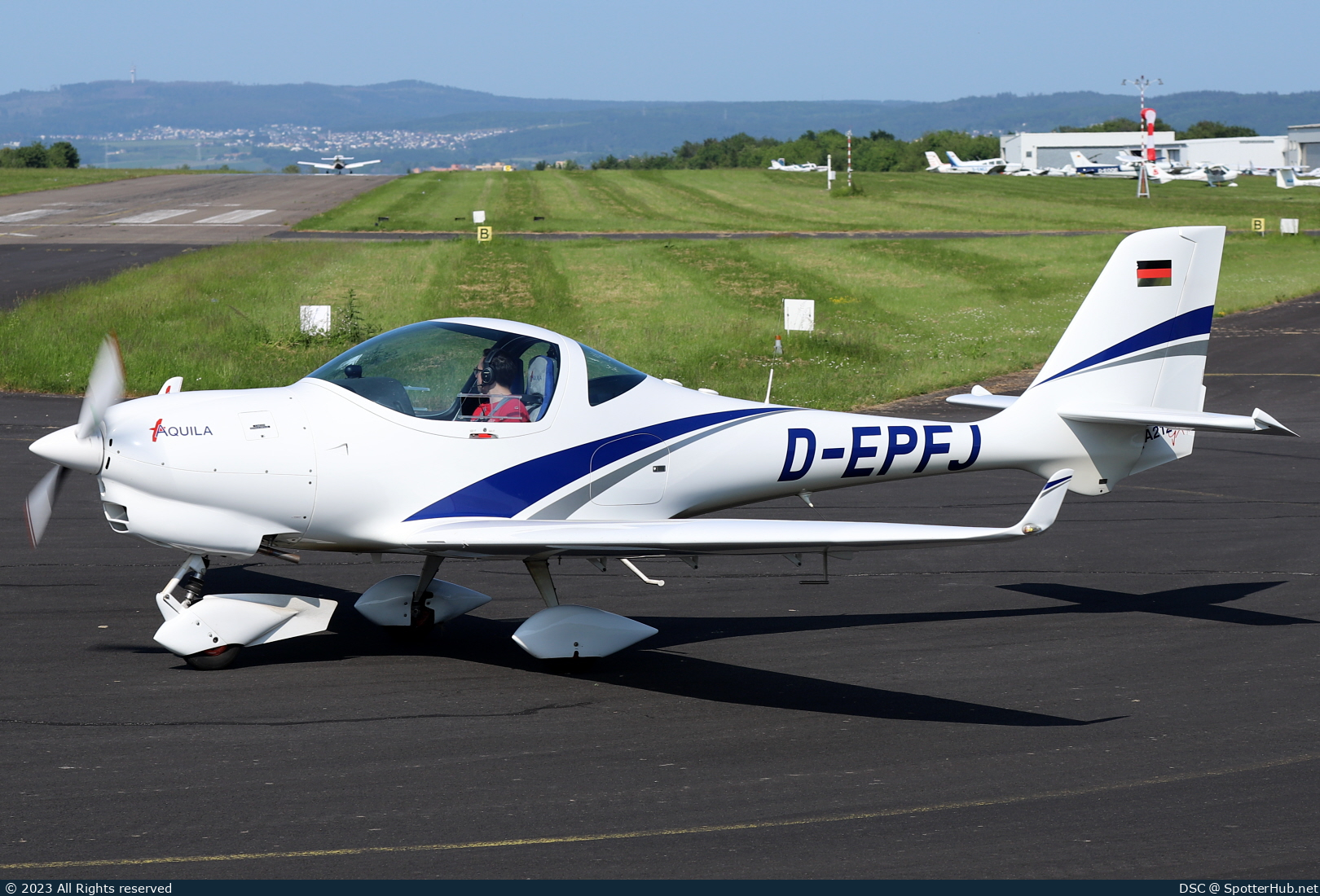 Photo of D-EPFJ - Aquila A211 GX operated by Panorama Air