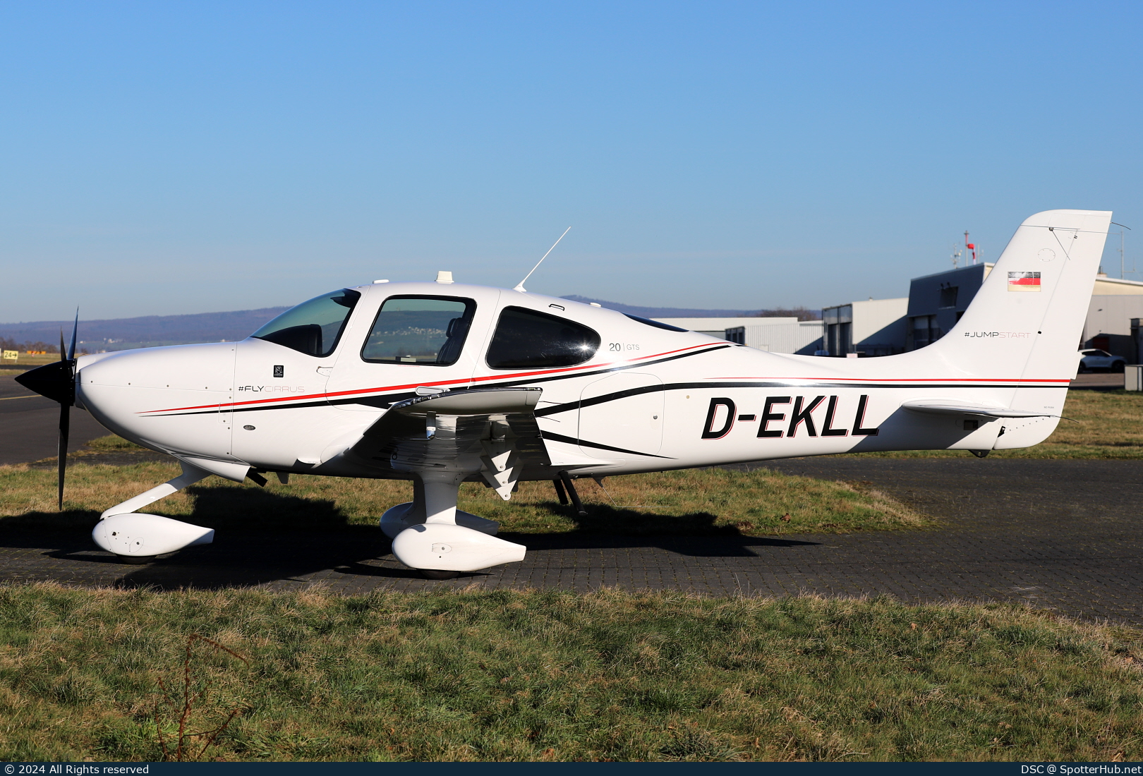 Photo of D-EKLL - Cirrus SR20 G6 GTS operated by Panorama Air