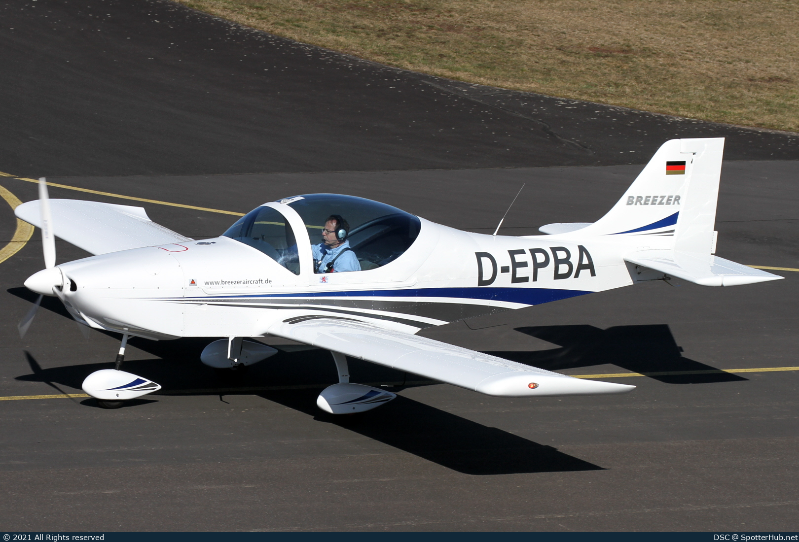 Photo of D-EPBA - Breezer B600 operated by Private