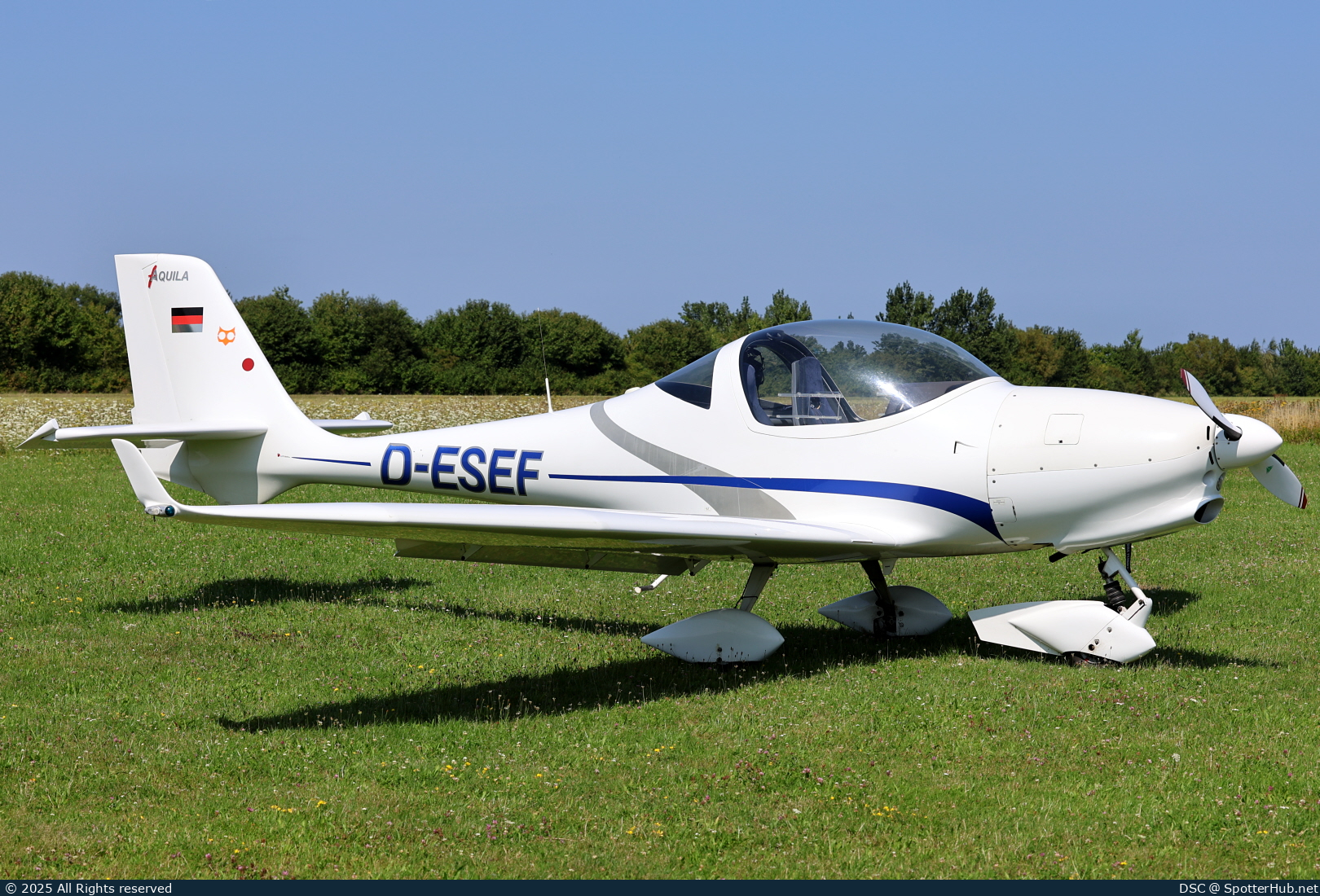 Photo of D-ESEF - Aquila A210 operated by Luftfahrtvereinigung Greven