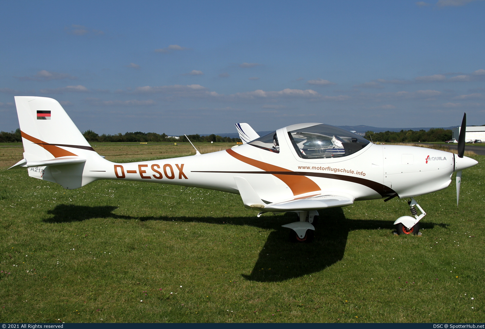 Photo of D-ESOX - Aquila A211 G operated by BWLV Motorflugschule