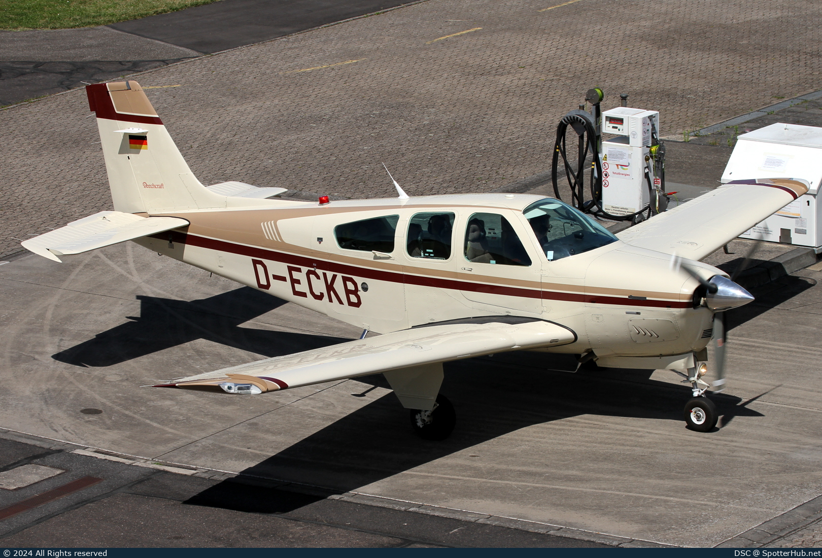 Photo of D-ECKB - Beechcraft F33A Bonanza operated by Private