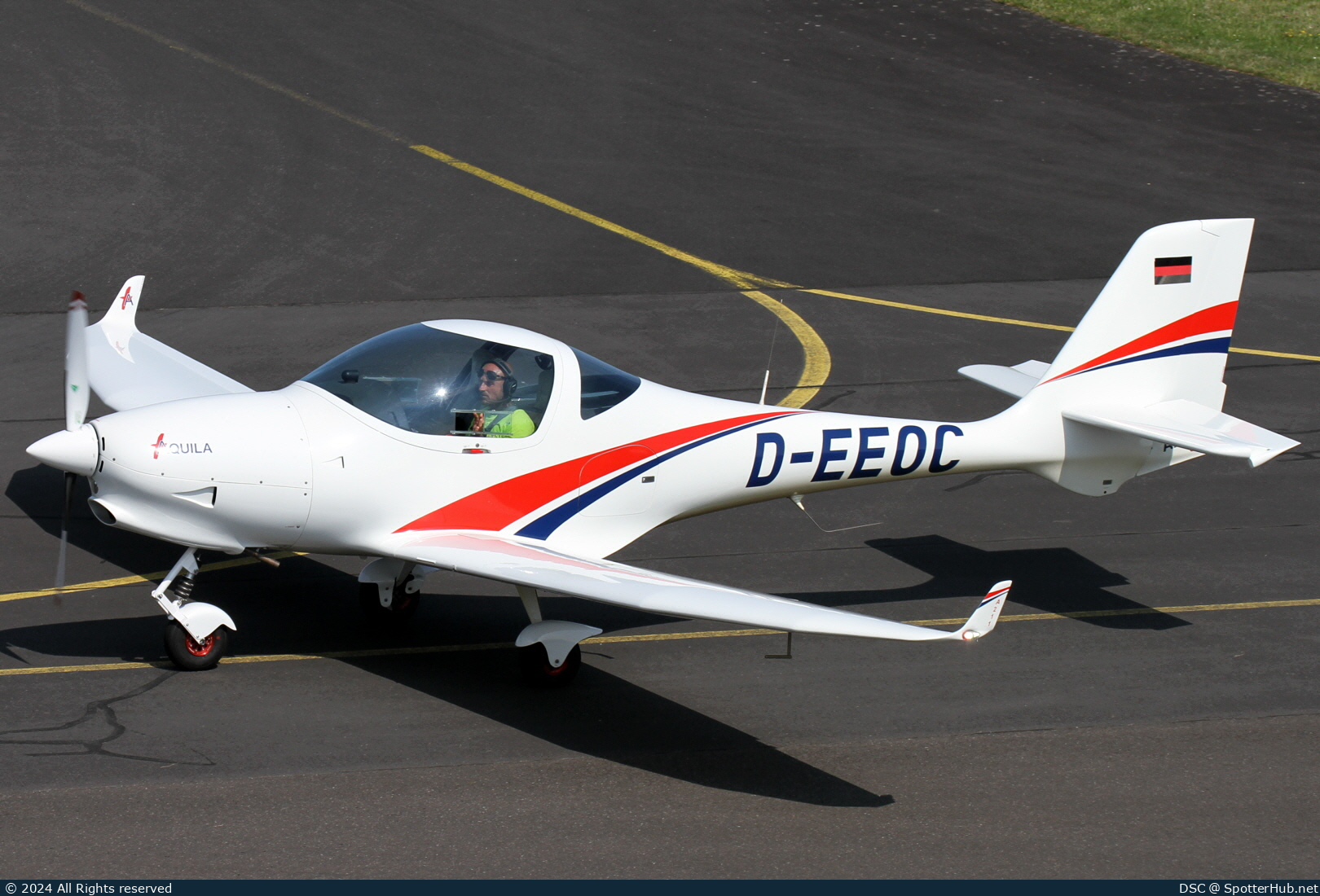 Photo of D-EEOC - Aquila A211 BT operated by Private