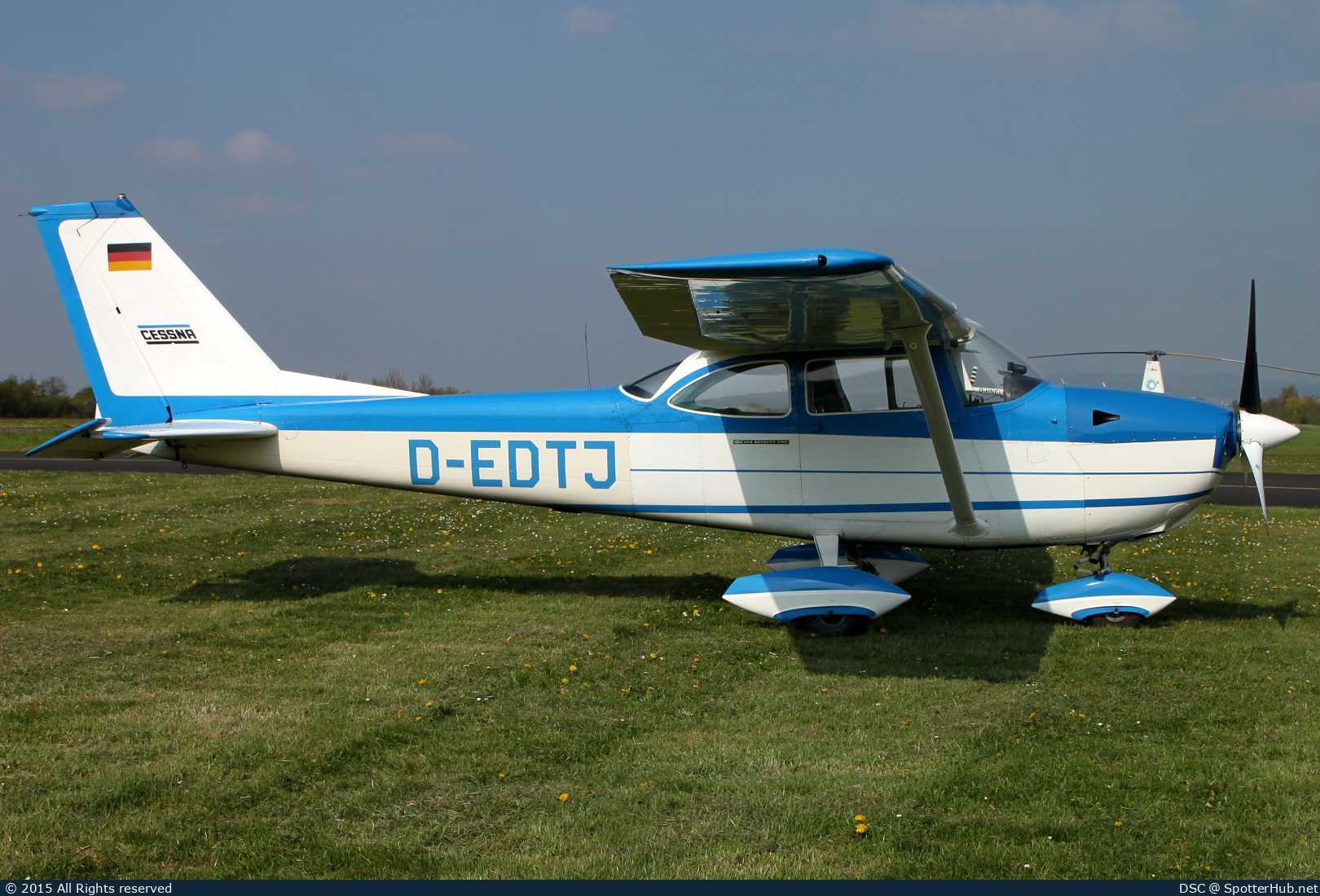 Photo of D-EDTJ - Reims-Cessna F172H Skyhawk operated by Private