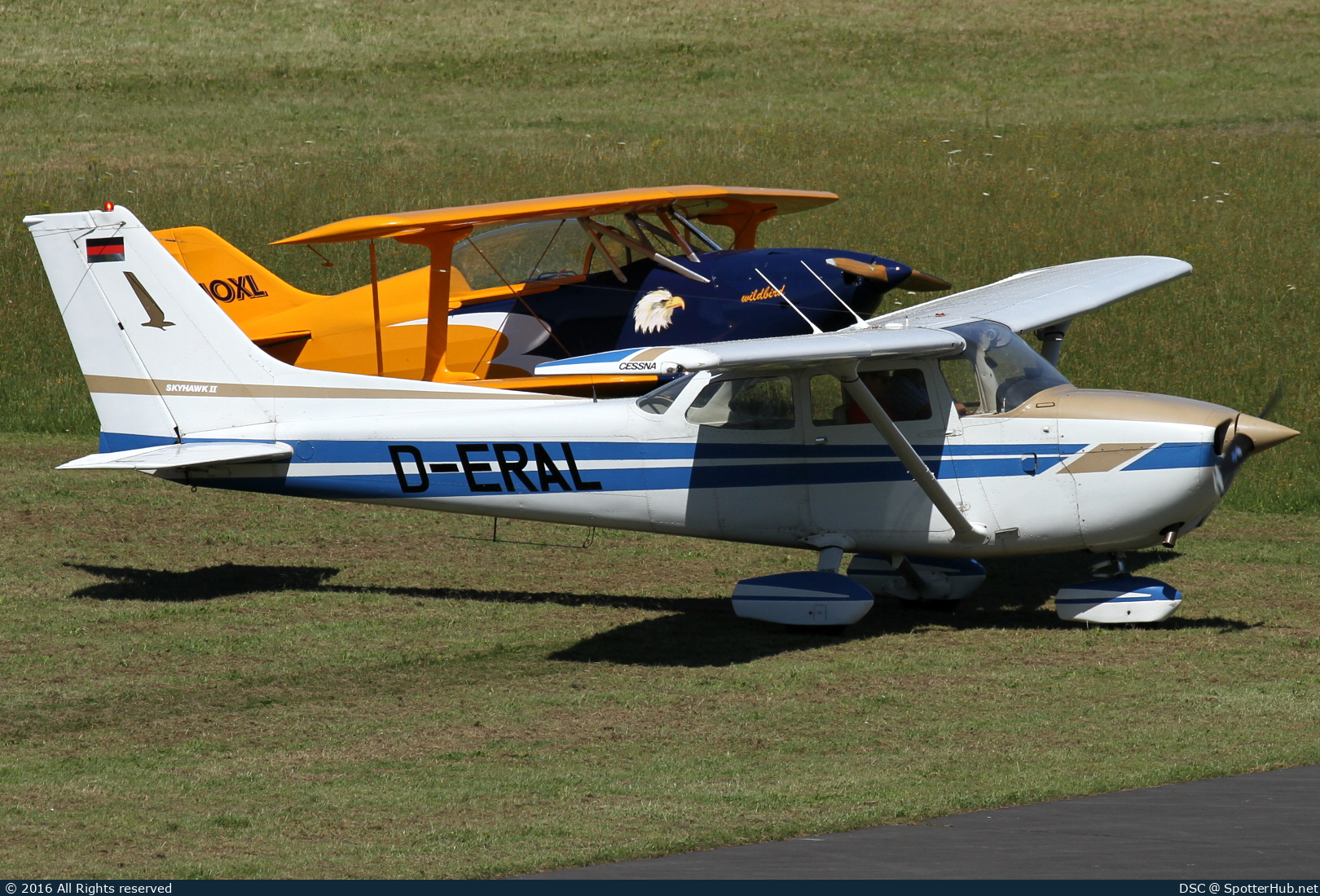 Photo of D-ERAL - Cessna 172N Skyhawk II operated by Private