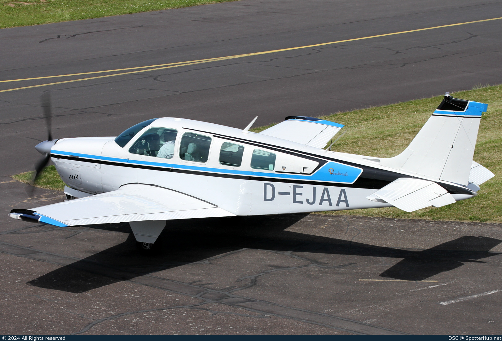 Photo of D-EJAA - Beechcraft A36 Bonanza operated by Private