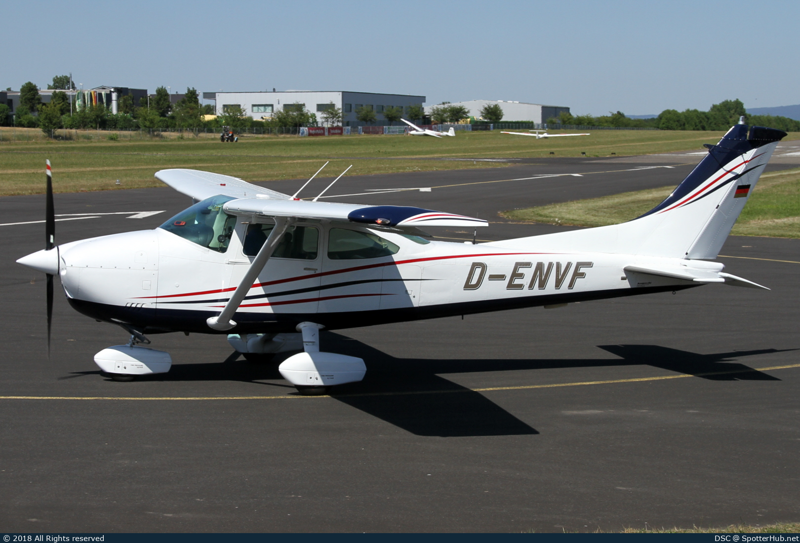 Photo of D-ENVF - Cessna 182Q Skylane operated by Private