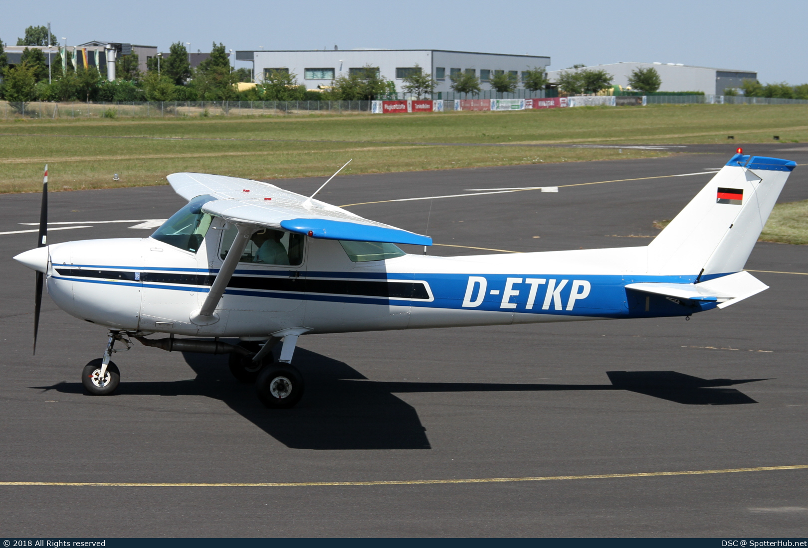Photo of D-ETKP - Cessna 150L operated by Luftsportverein Geilenkirchen