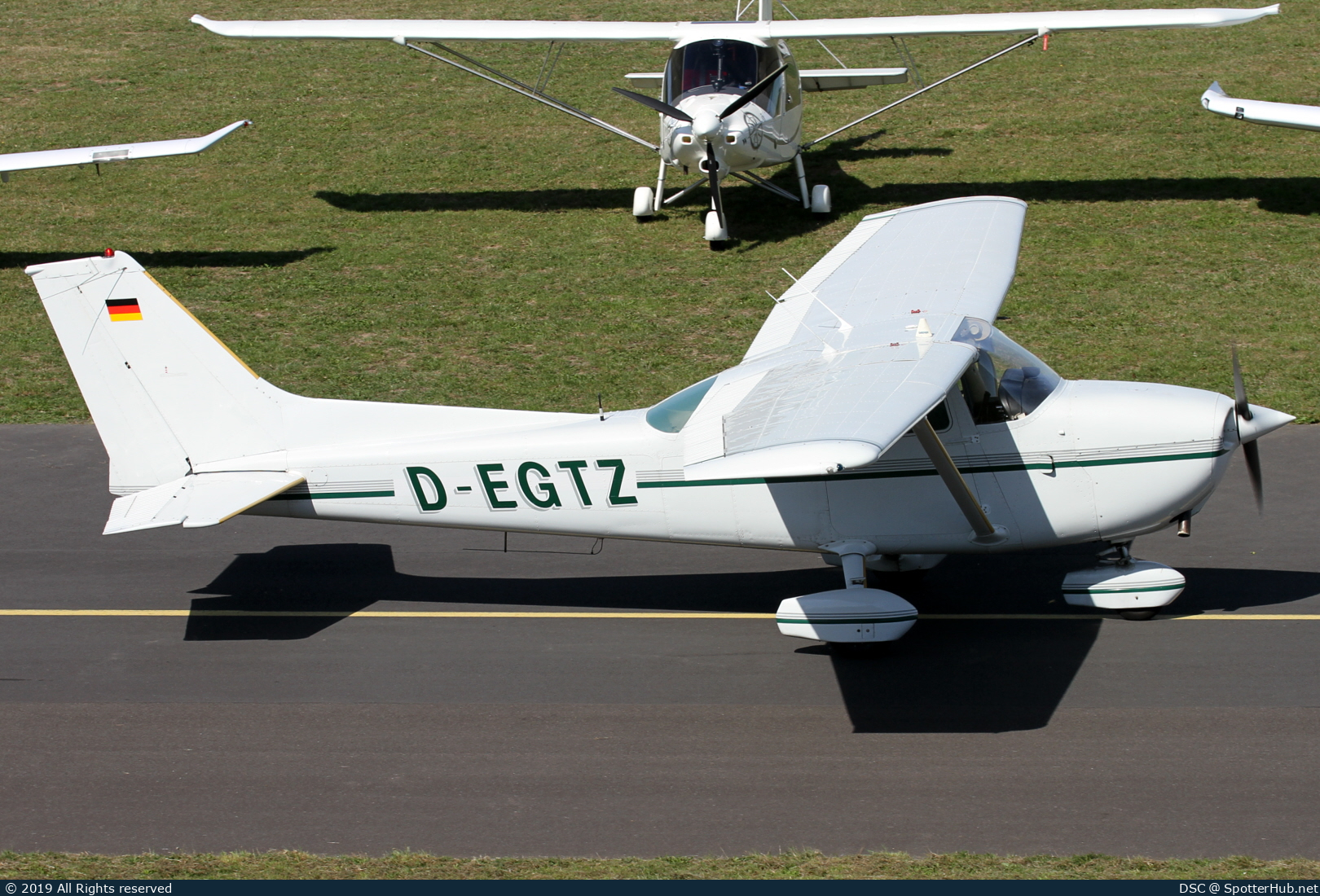 Photo of D-EGTZ - Cessna 172N Skyhawk II operated by Private
