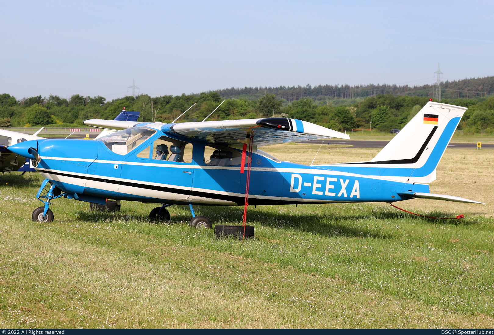 Photo of D-EEXA - Cessna 177RG Cardinal RG operated by Private