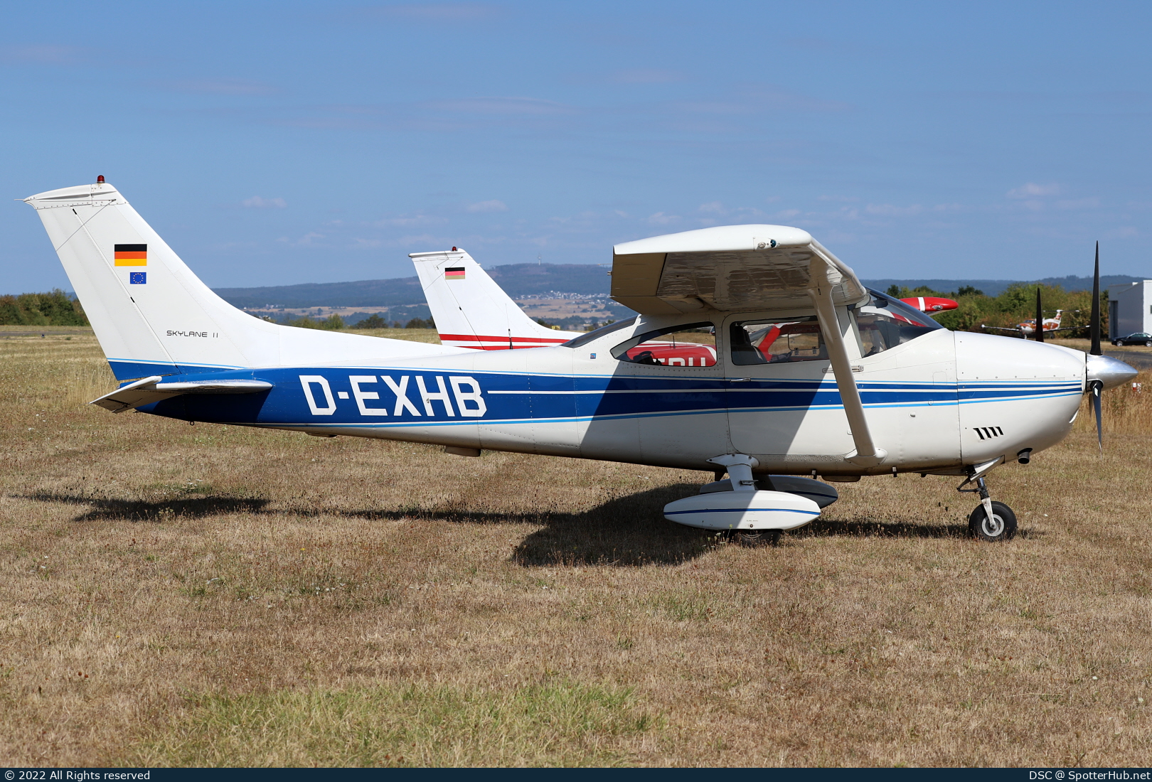Photo of D-EXHB - Cessna 182Q Skylane II operated by Private