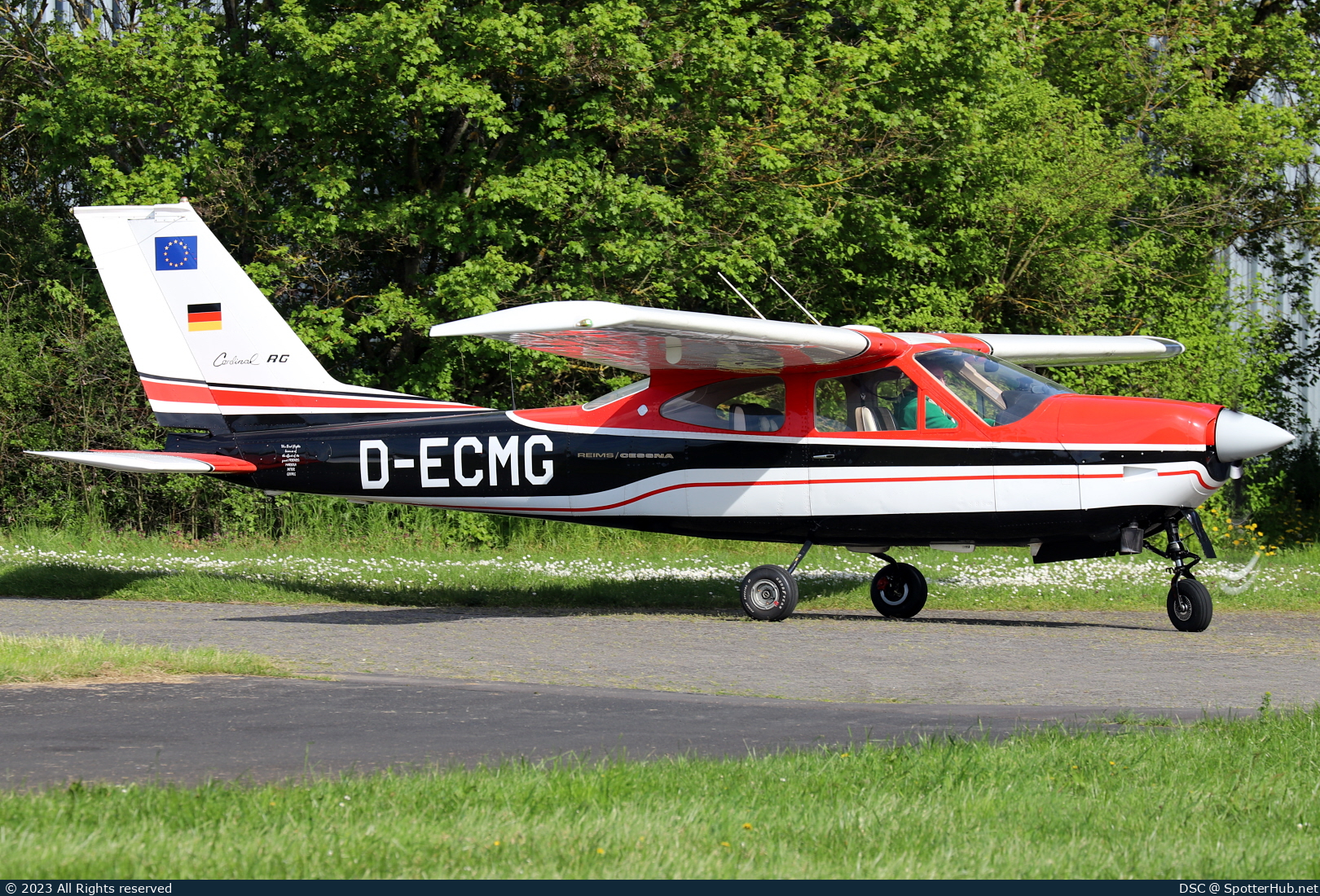 Photo of D-ECMG - Reims-Cessna F177RG Cardinal RG operated by Private