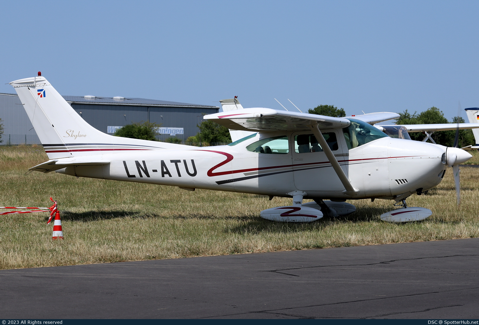 Photo of LN-ATU - Cessna 182P Skylane operated by Kammon Aviation