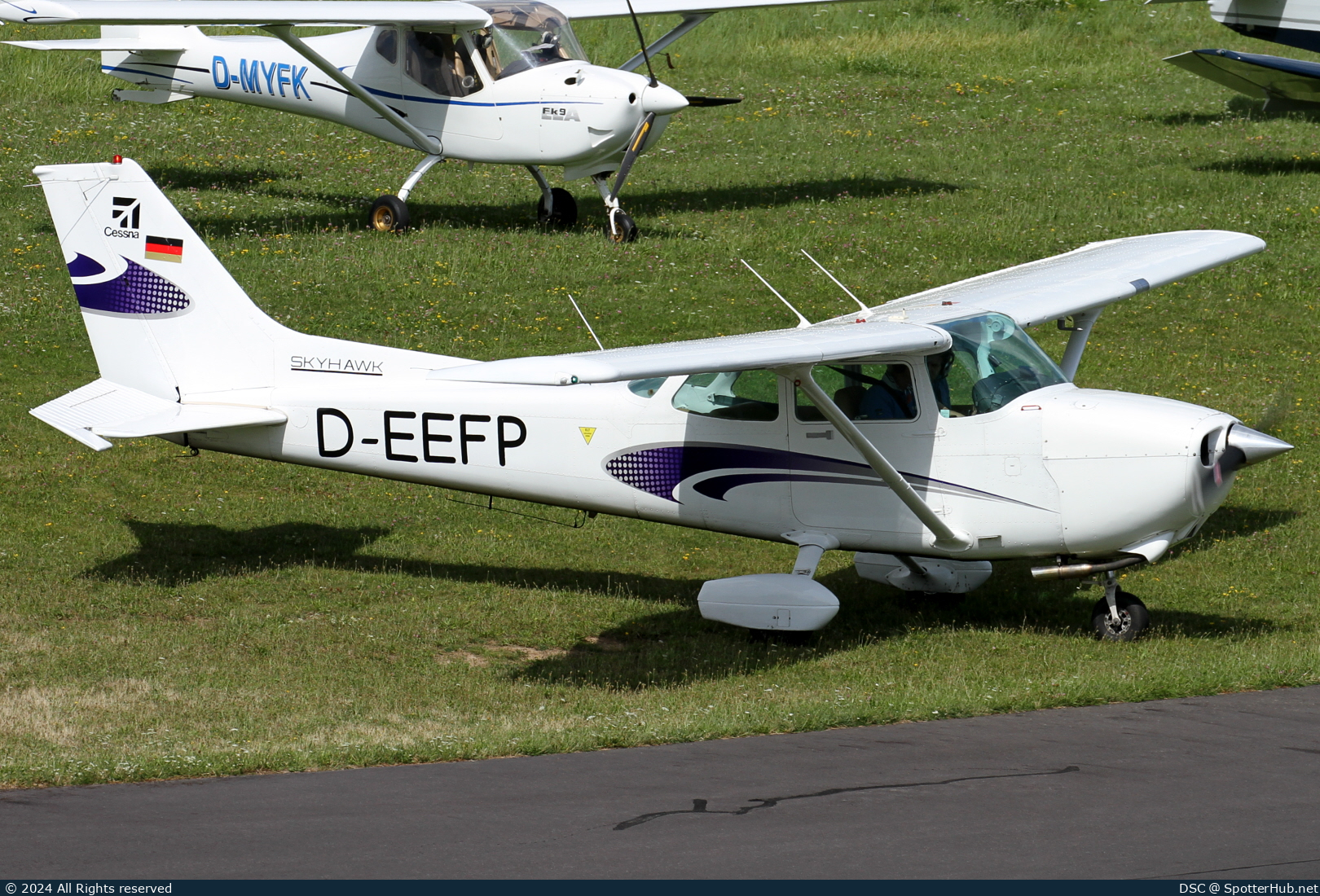 Photo of D-EEFP - Cessna 172P Skyhawk operated by Private