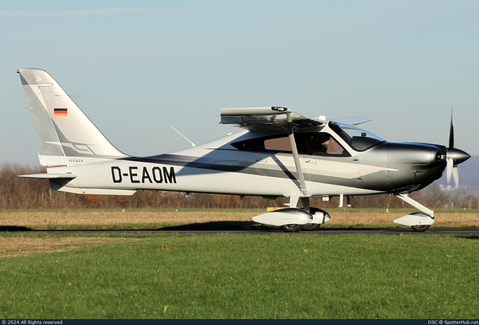 Photo of D-EAOM - Tecnam P2010 Gran Lusso operated by Flugschule Seeböck