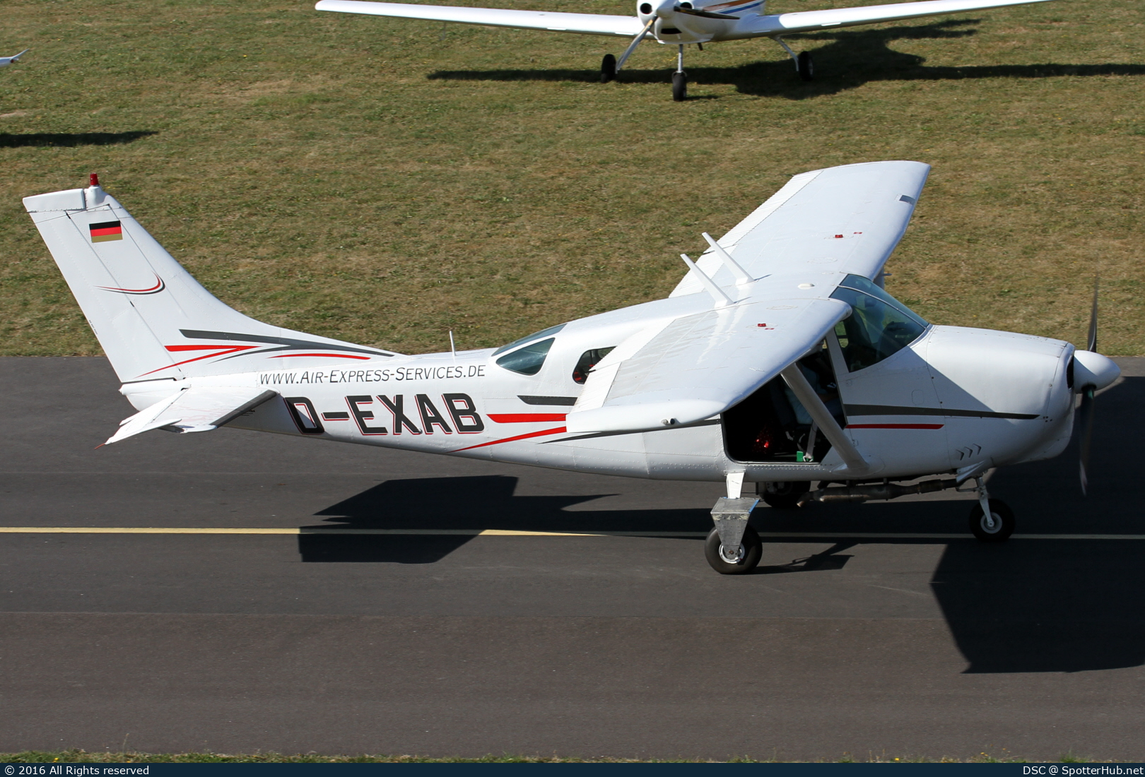 Photo of D-EXAB - Cessna 210-5 Centurion operated by Air Express Services