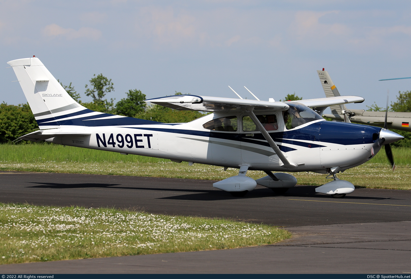 Photo of N499ET - Cessna 182T Skylane operated by Private