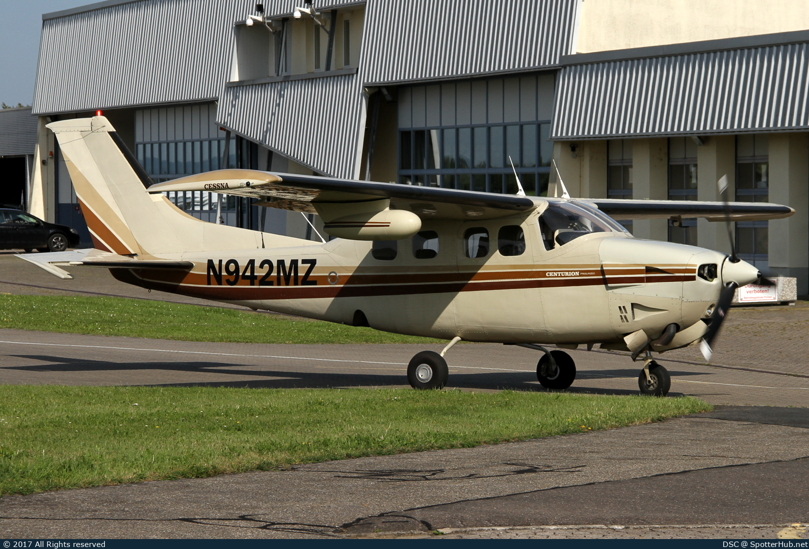 Photo of N942MZ - Cessna P210N Pressurized Centurion II operated by Private