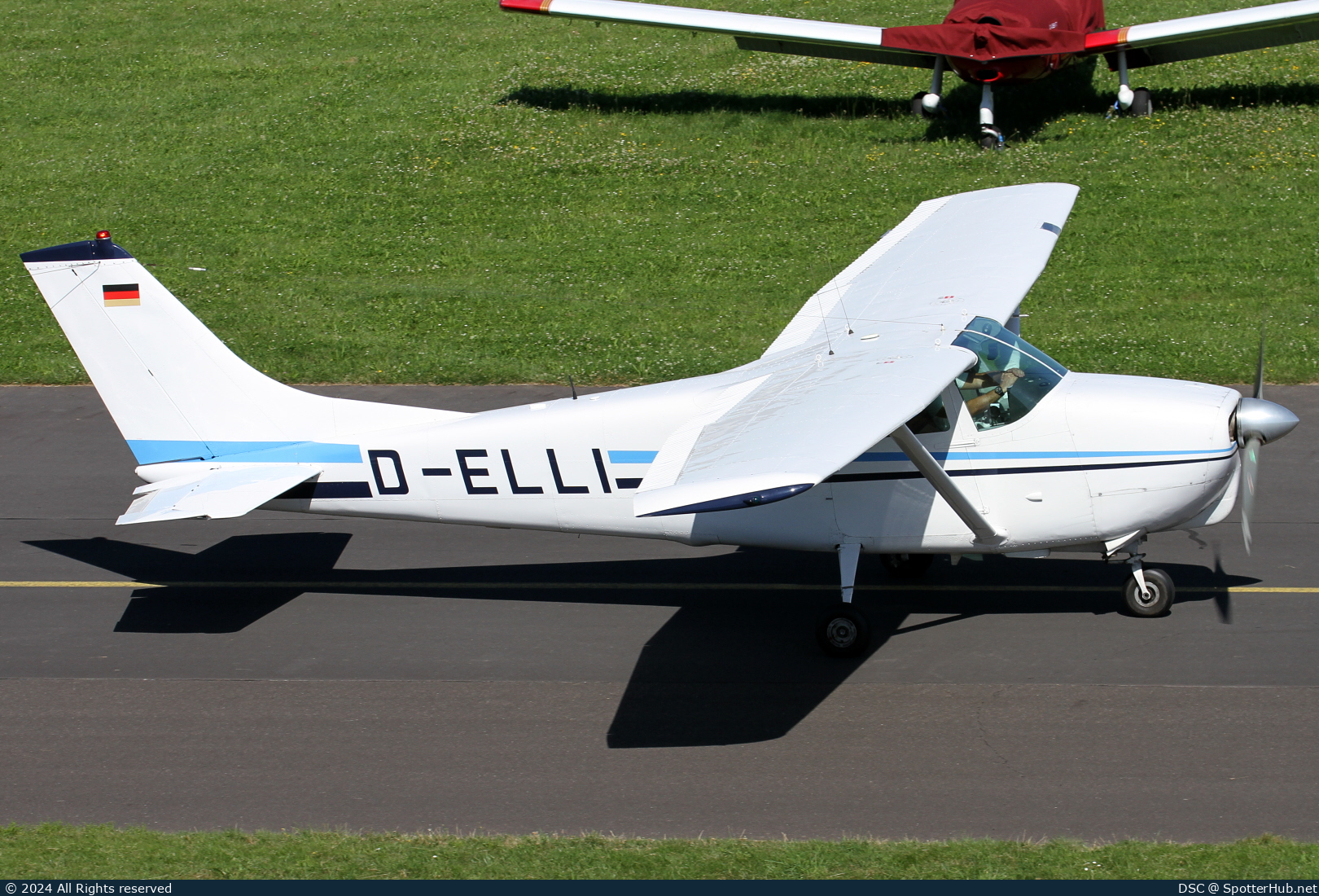 Photo of D-ELLI - Cessna 210A Centurion operated by Private
