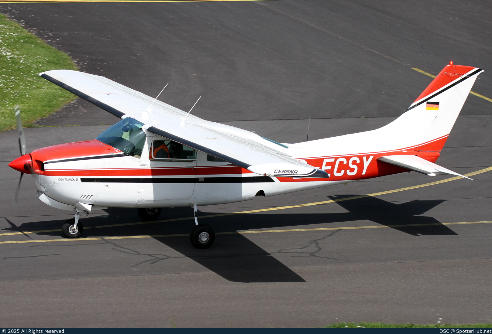 Photo of D-ECSY - Cessna 210N Centurion II operated by Private
