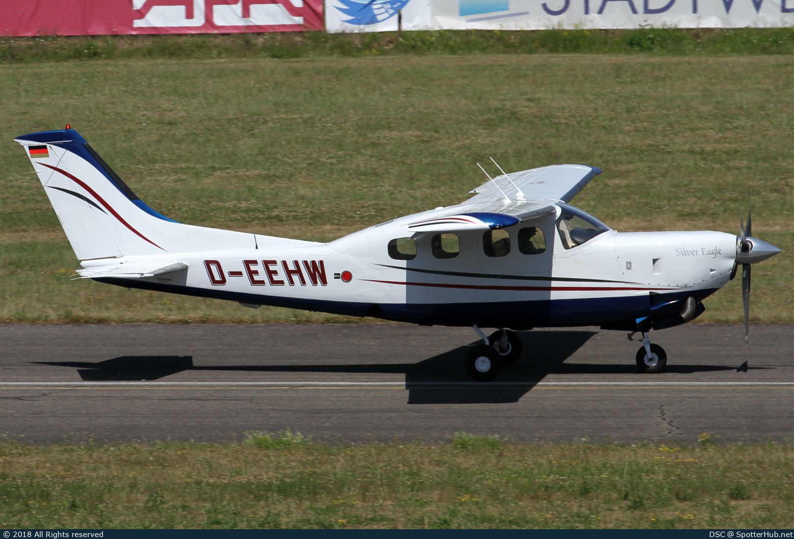 Photo of D-EEHW - Cessna P210N Silver Eagle operated by Private