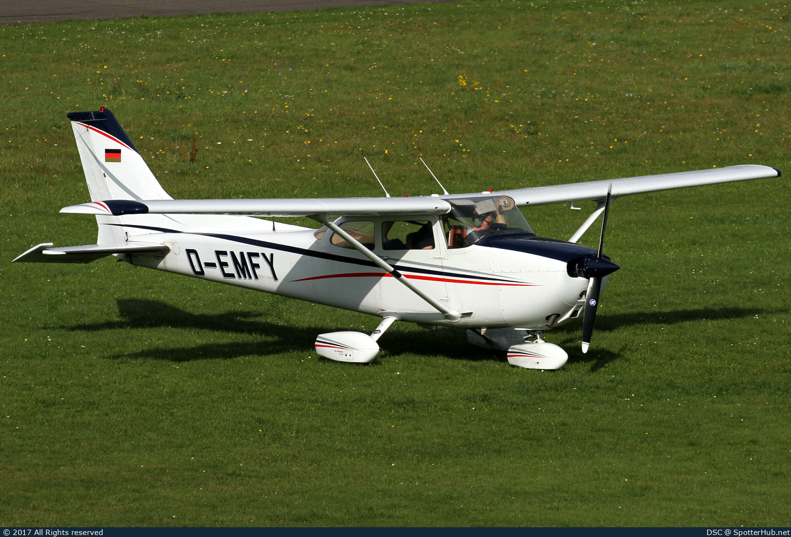 Photo of D-EMFY - Reims-Cessna F172N Skyhawk operated by Private