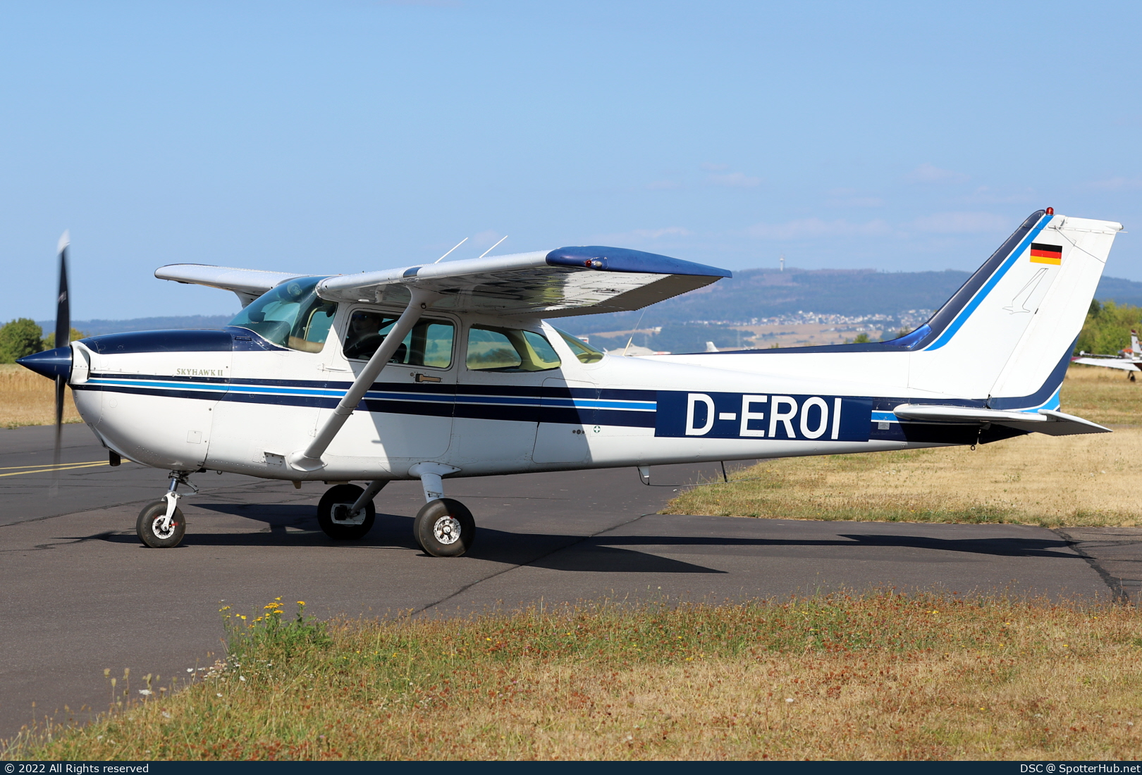 Photo of D-EROI - Cessna 172P Skyhawk II operated by Private