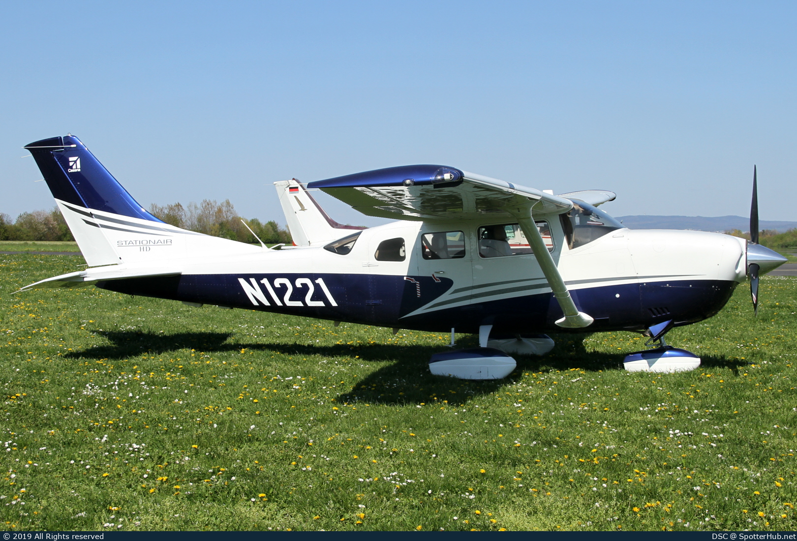 Photo of N1221 - Cessna T206H Turbo Stationair HD operated by Private