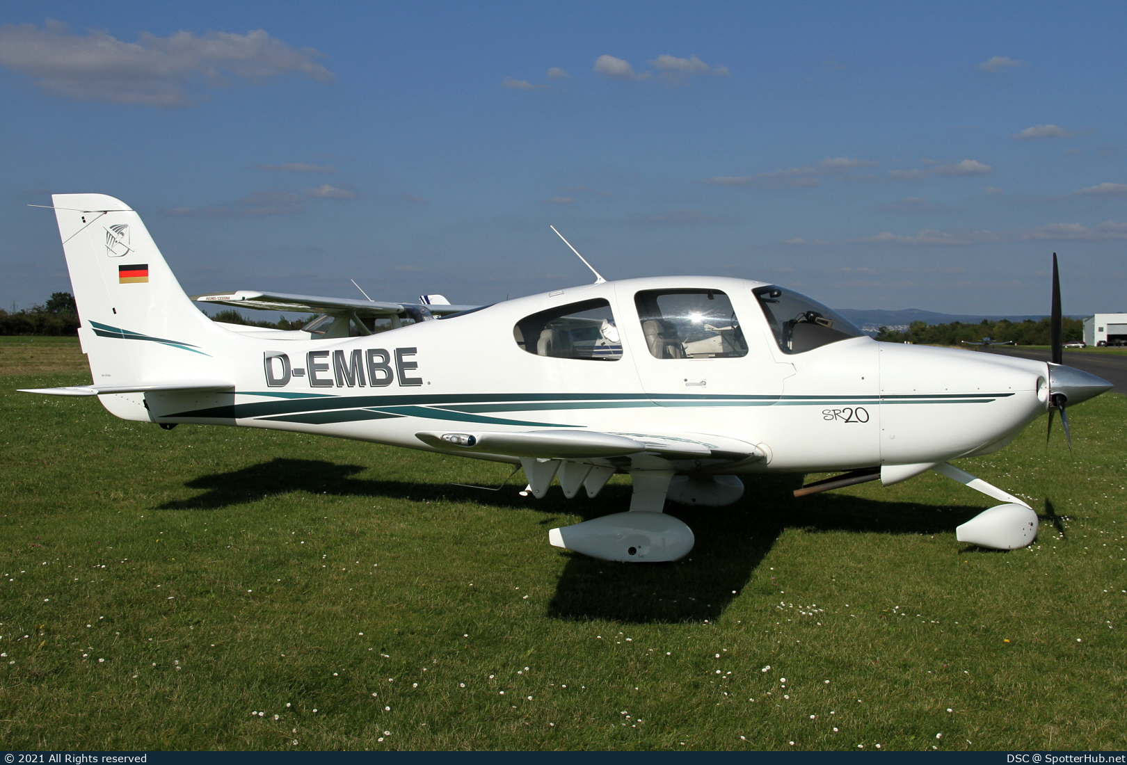 Photo of D-EMBE - Cirrus SR20 G1 operated by Private