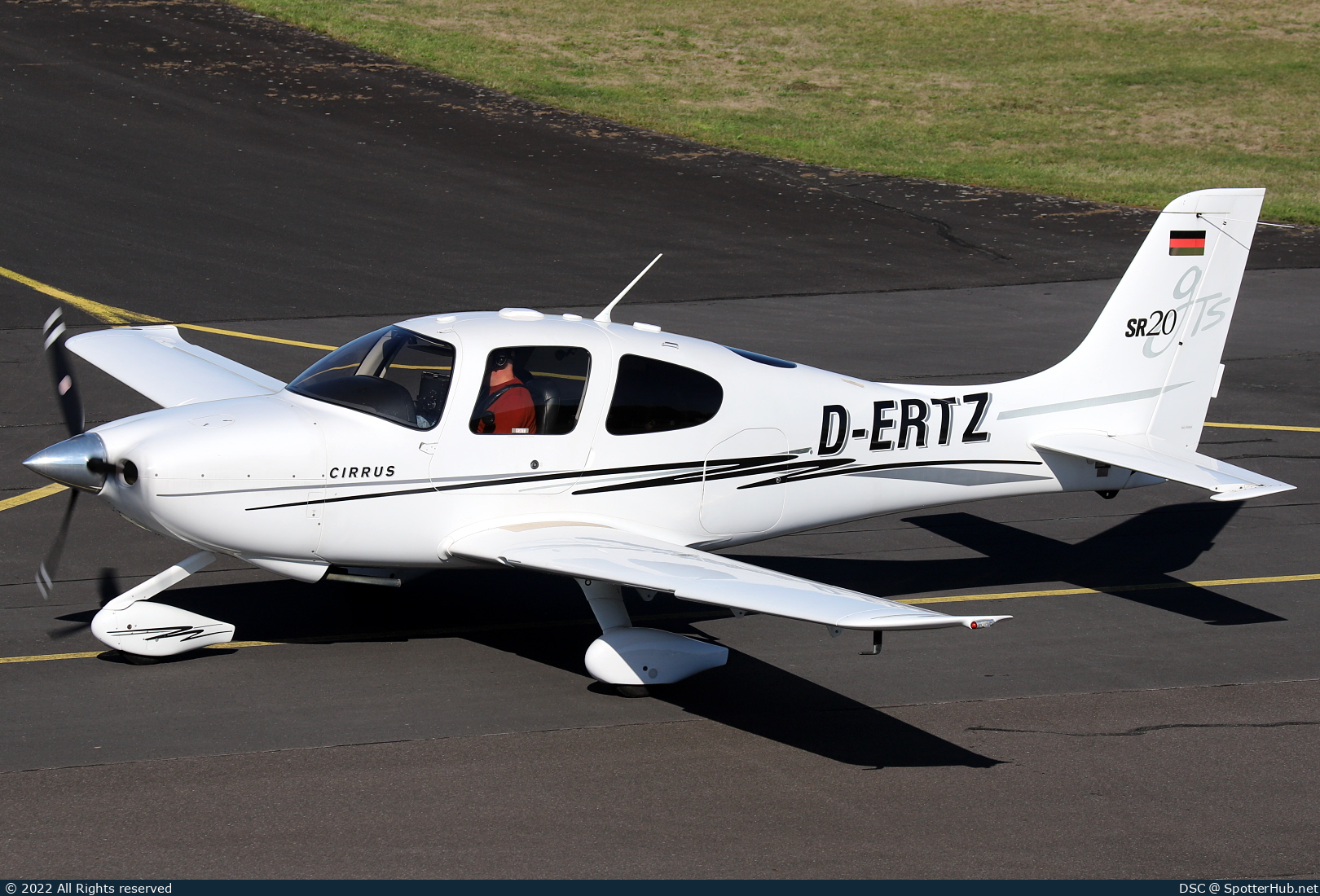 Photo of D-ERTZ - Cirrus SR20 G2 GTS operated by Private