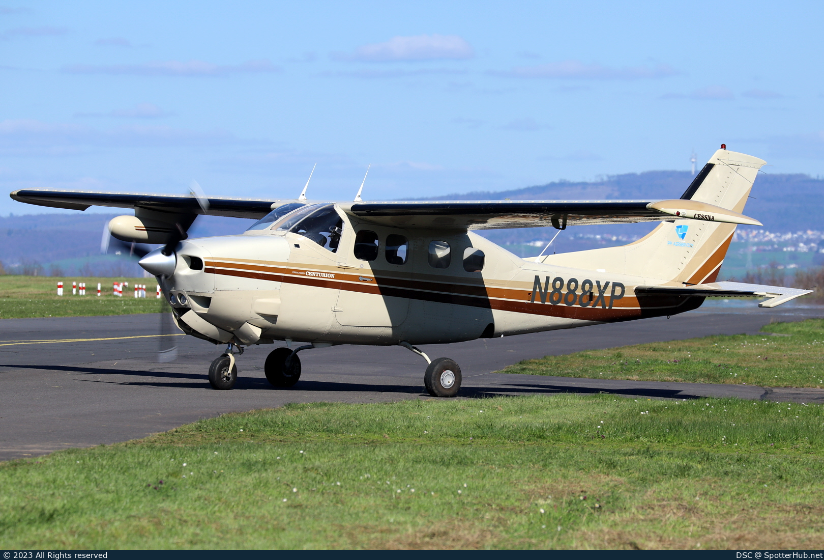 Photo of N888XP - Cessna P210N Pressurized Centurion II operated by Private