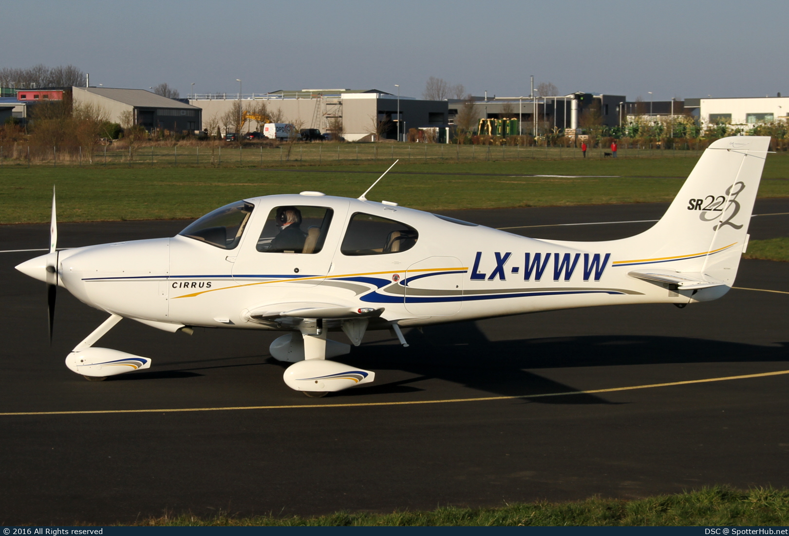Photo of LX-WWW - Cirrus SR22 G2 operated by Private