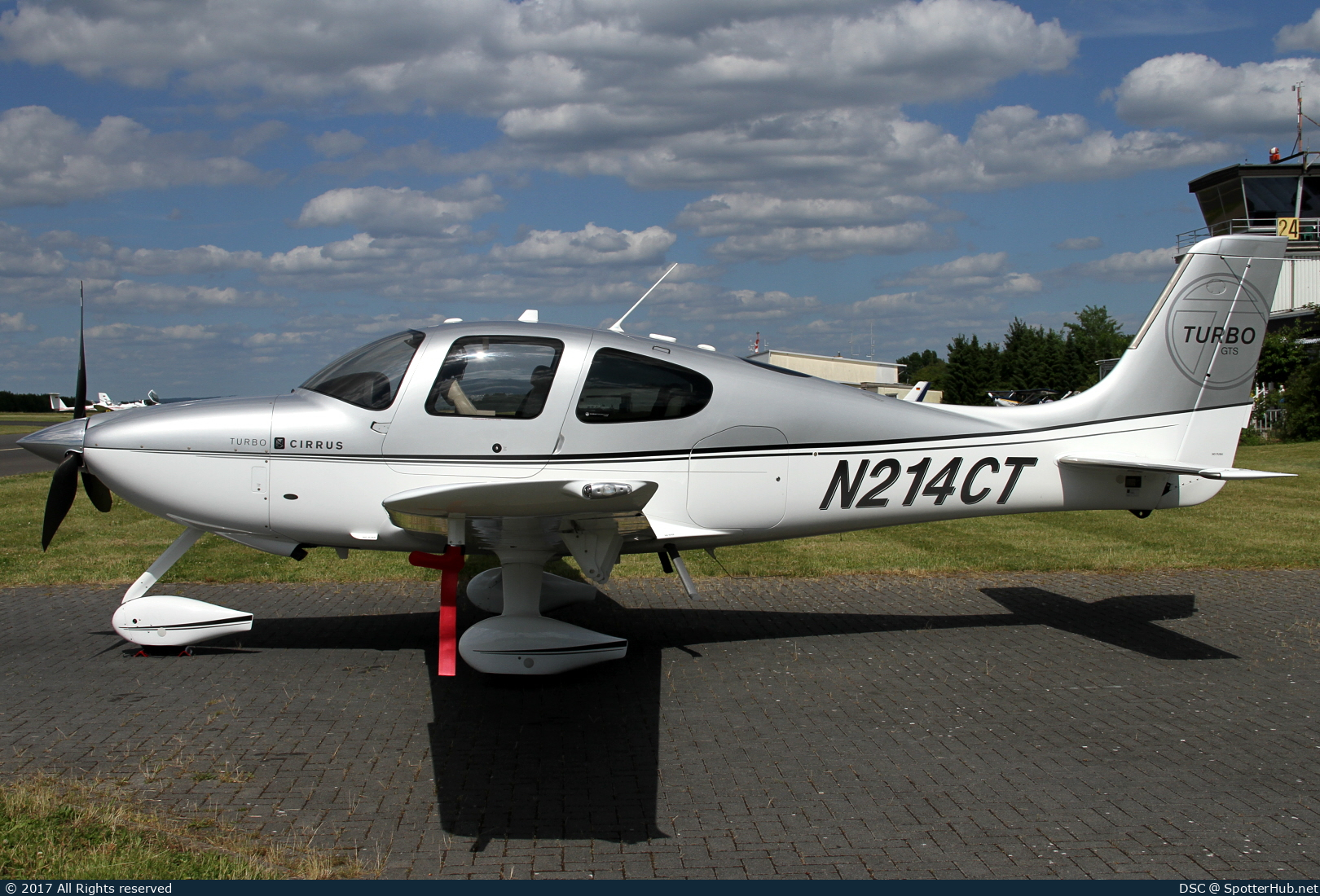 Photo of N214CT - Cirrus SR22 G3 GTS operated by Private