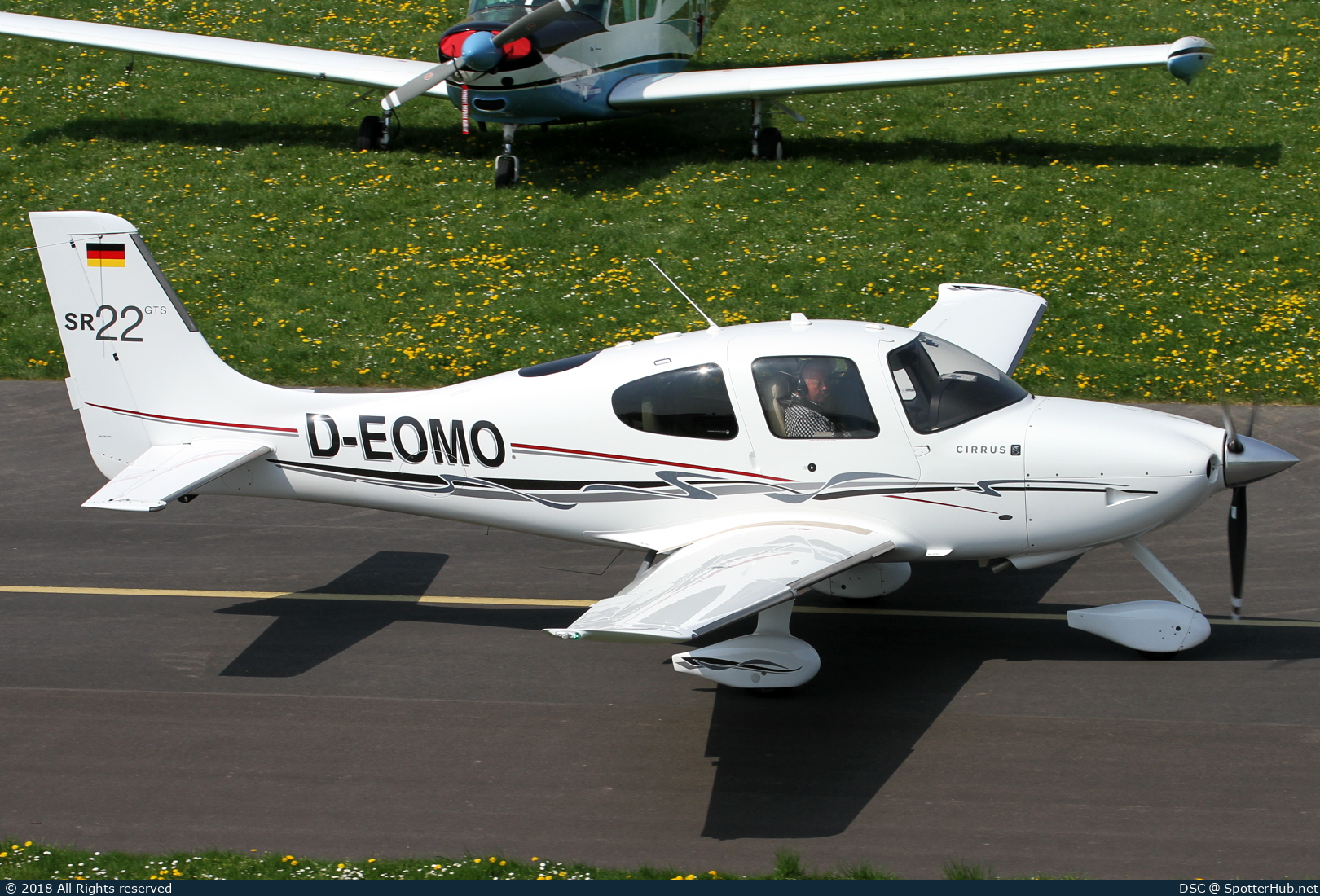 Photo of D-EOMO - Cirrus SR22 G3 GTS operated by Private