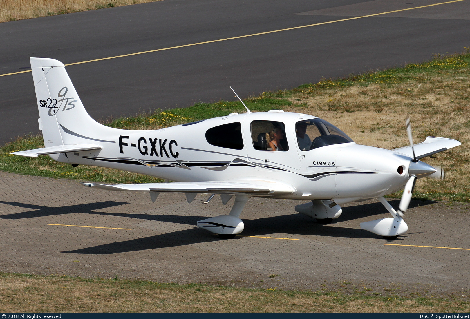 Photo of F-GXKC - Cirrus SR22 G2 GTS operated by Private