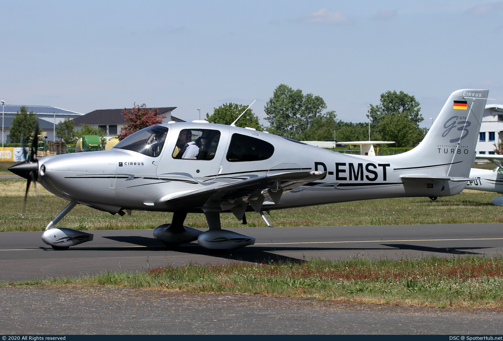 Photo of D-EMST - Cirrus SR22 G3 GTS operated by Private