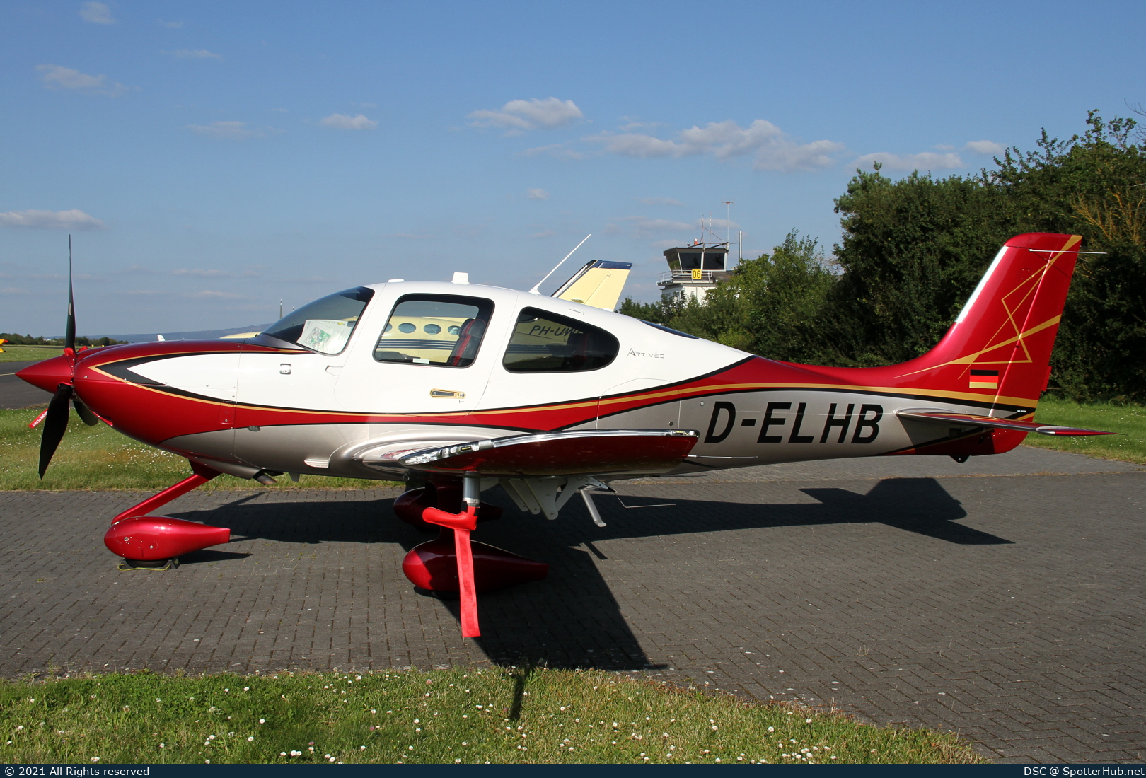 Photo of D-ELHB - Cirrus SR22T G6 GTS operated by Private