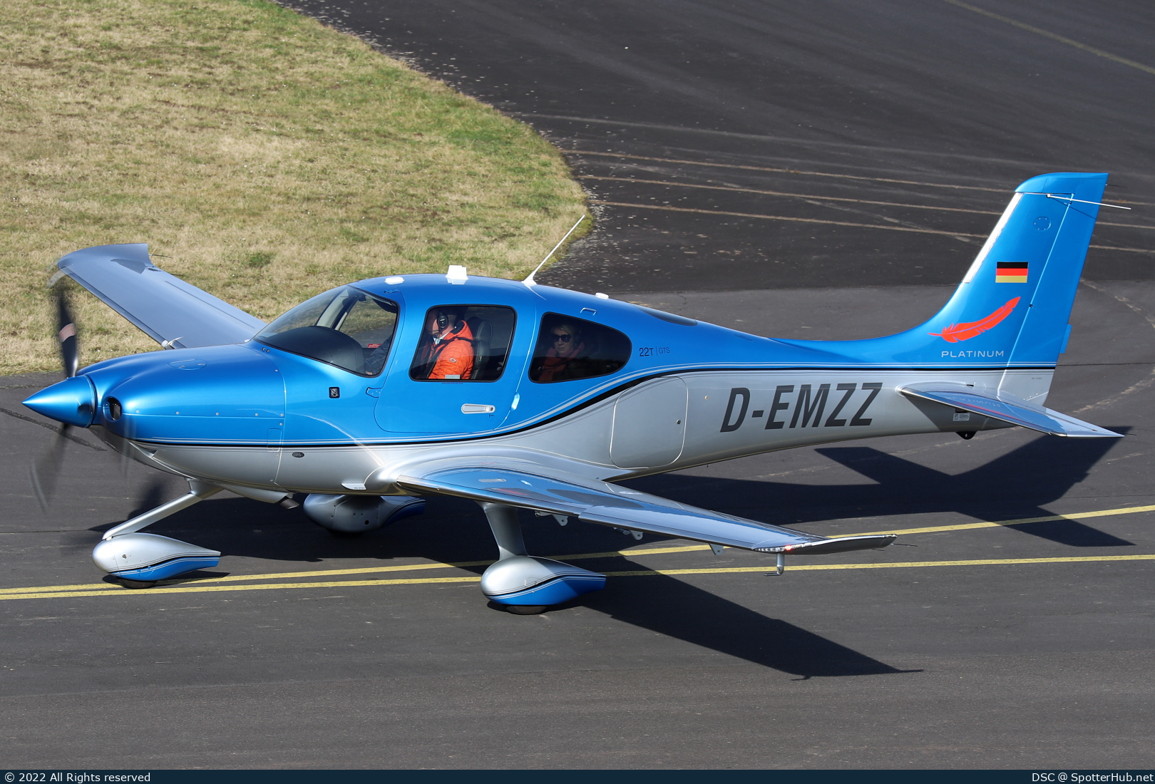 Photo of D-EMZZ - Cirrus SR22T G6 GTS operated by Private