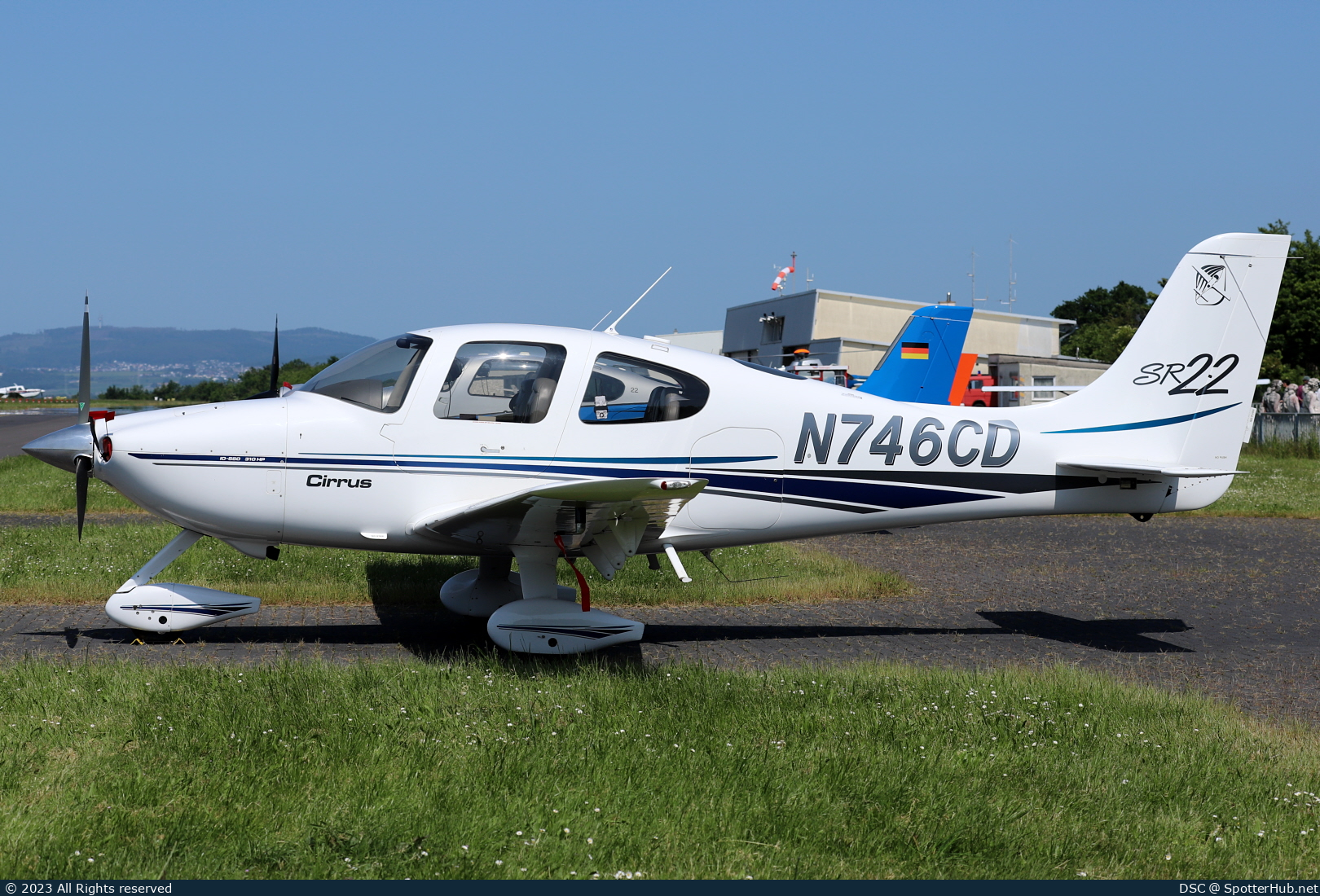 Photo of N746CD - Cirrus SR22 G1 operated by Private