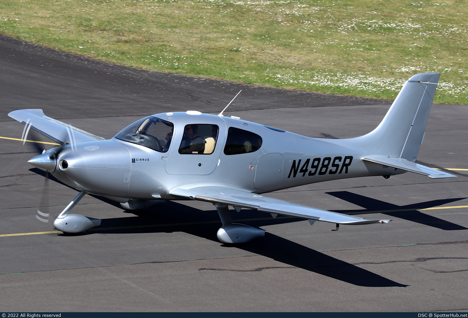 Photo of N498SR - Cirrus SR22 G2 operated by Private