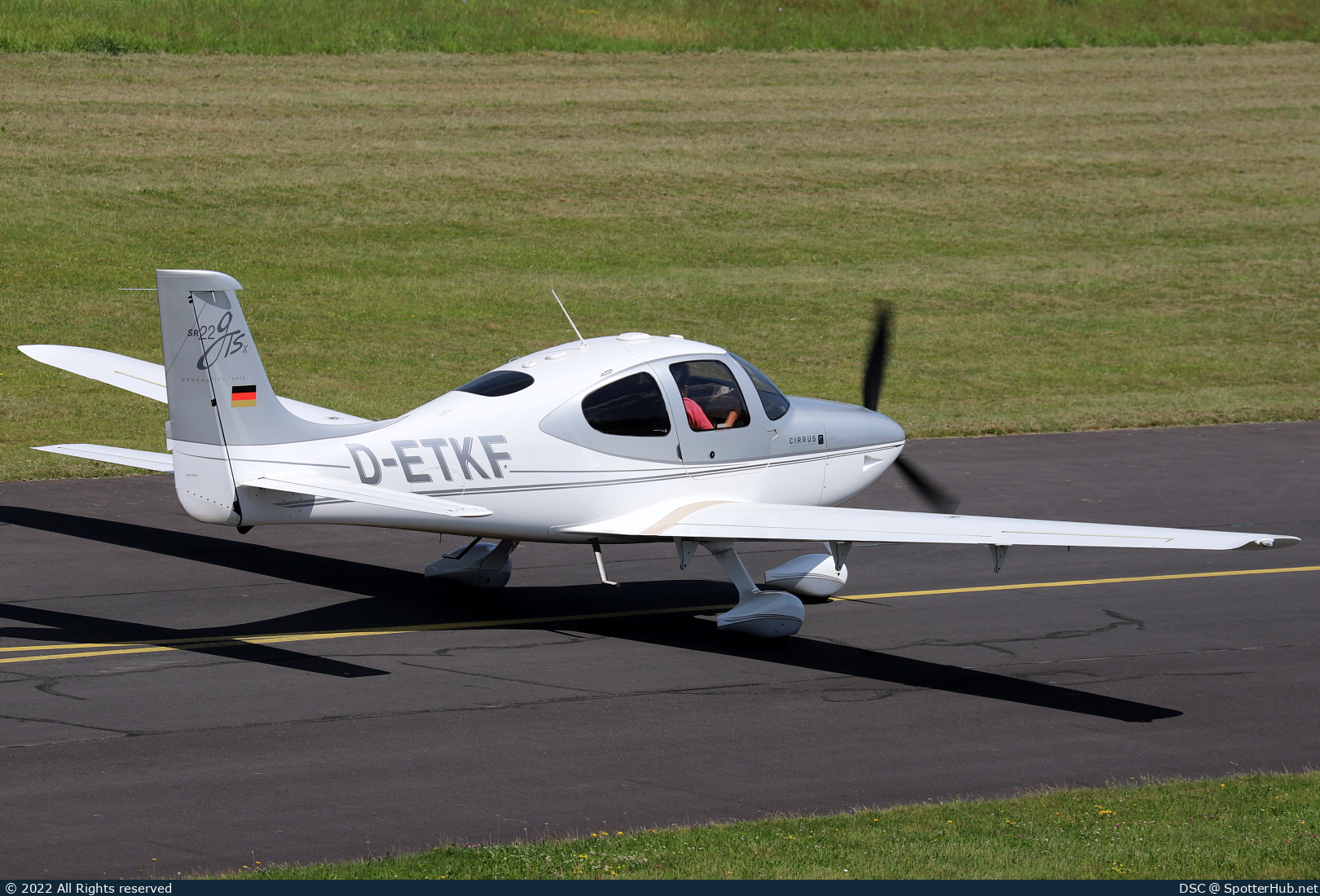 Photo of D-ETKF - Cirrus SR22 G3 GTSx operated by Private