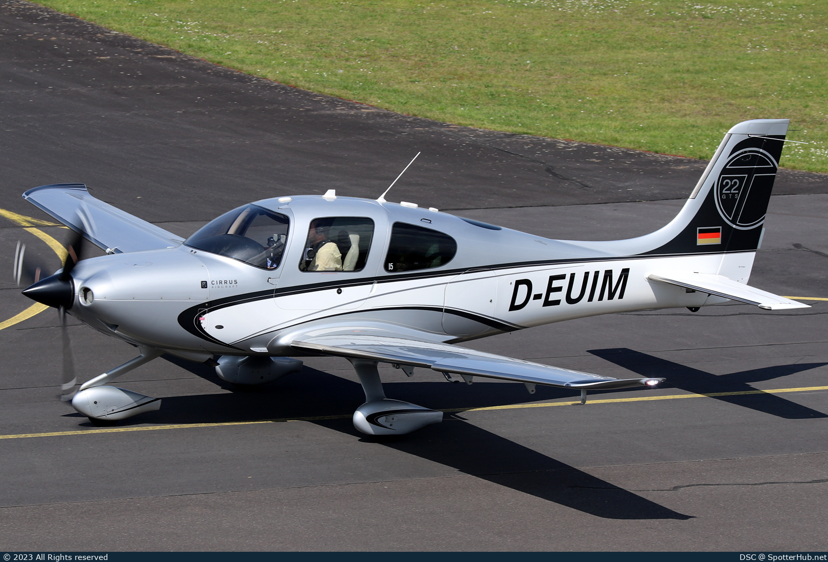 Photo of D-EUIM - Cirrus SR22T G5 GTS operated by Private