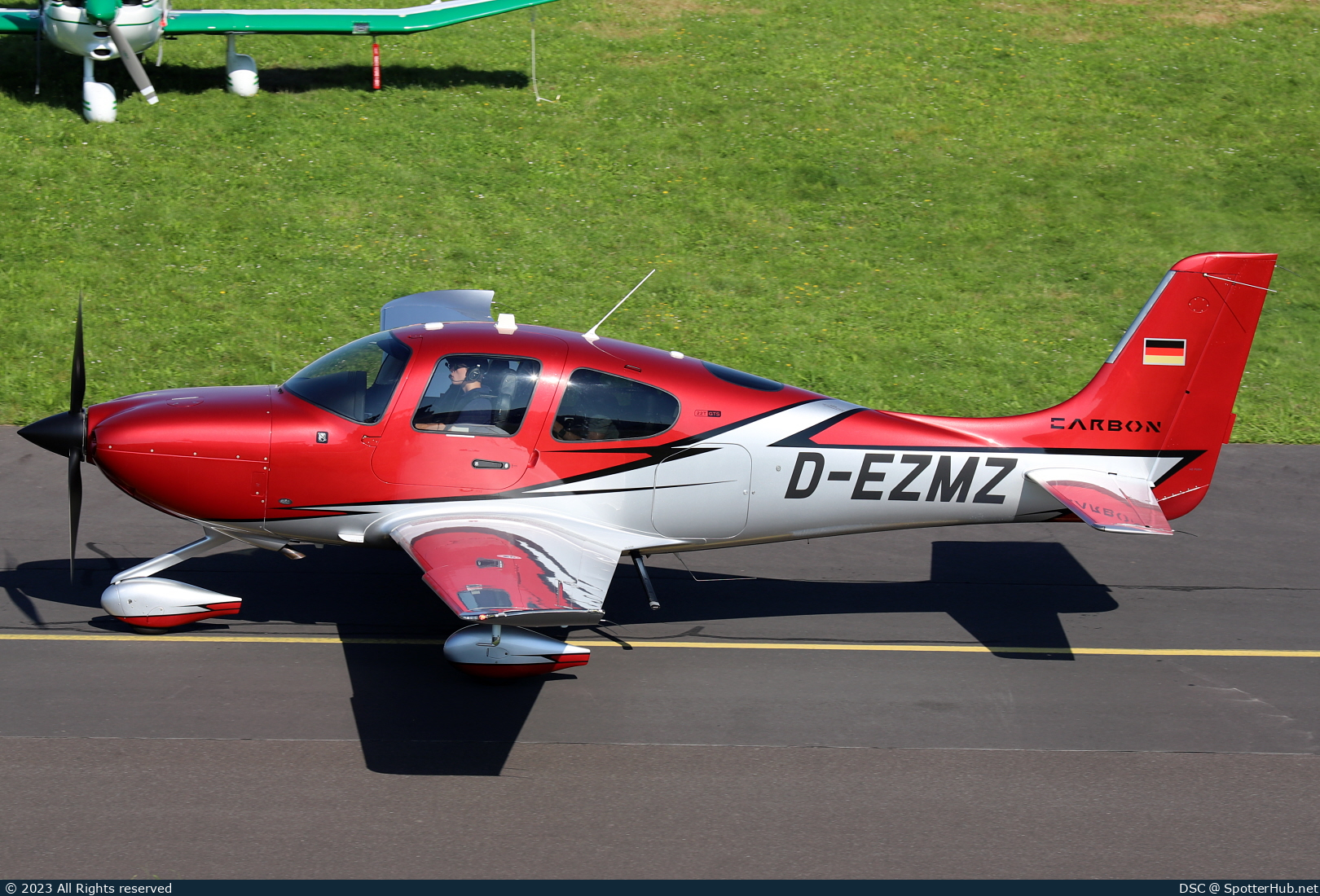 Photo of D-EZMZ - Cirrus SR22T G6 GTS operated by Private