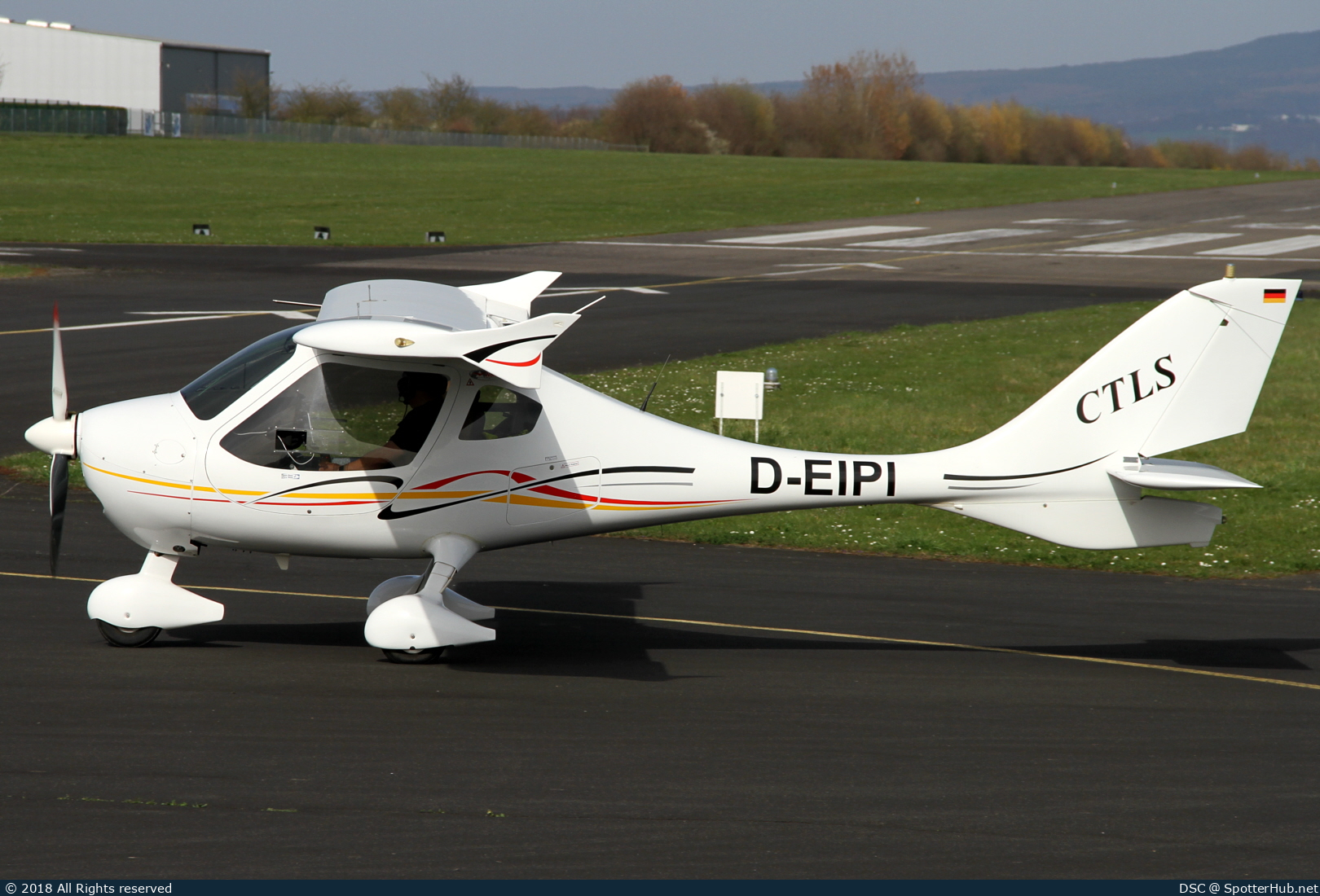 Photo of D-EIPI - Flight Design CTLS operated by Private
