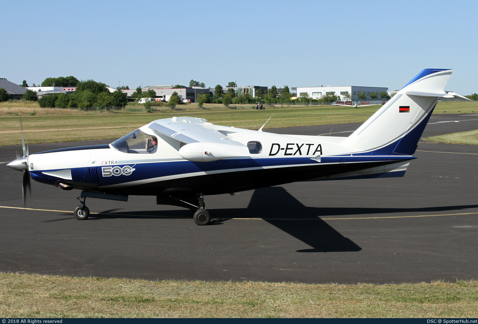 Photo of D-EXTA - Extra EA-500 operated by GAviators