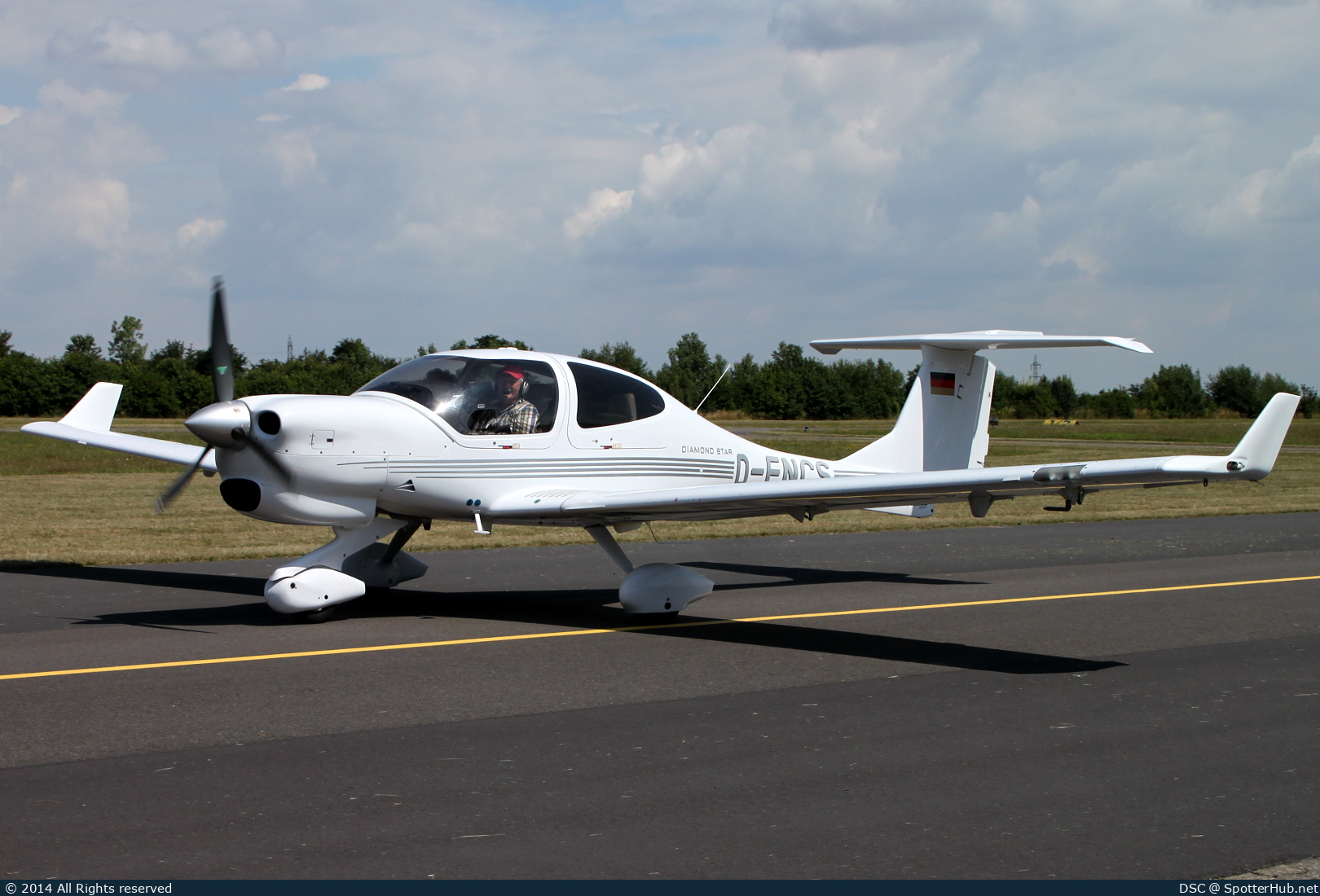 Photo of D-ENCS - Diamond DA40 NG Diamond Star operated by Private